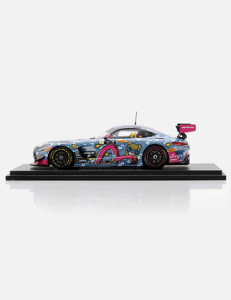 EVISU KIZZU X MERCEDES-AMG GT3 1:43 SCALE MODEL CAR 3