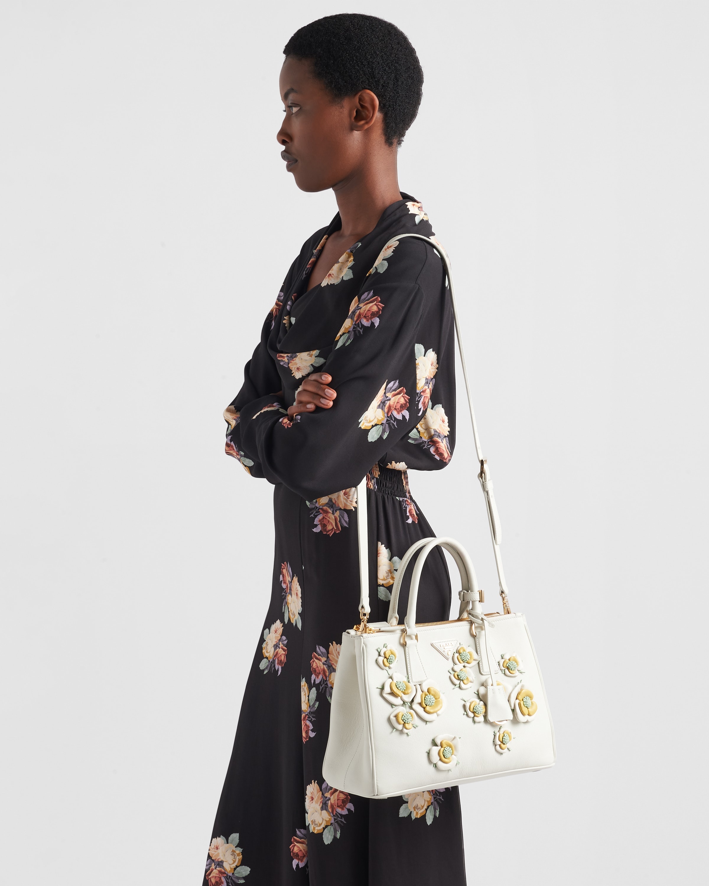 Large Prada Galleria leather bag with floral appliqués - 8