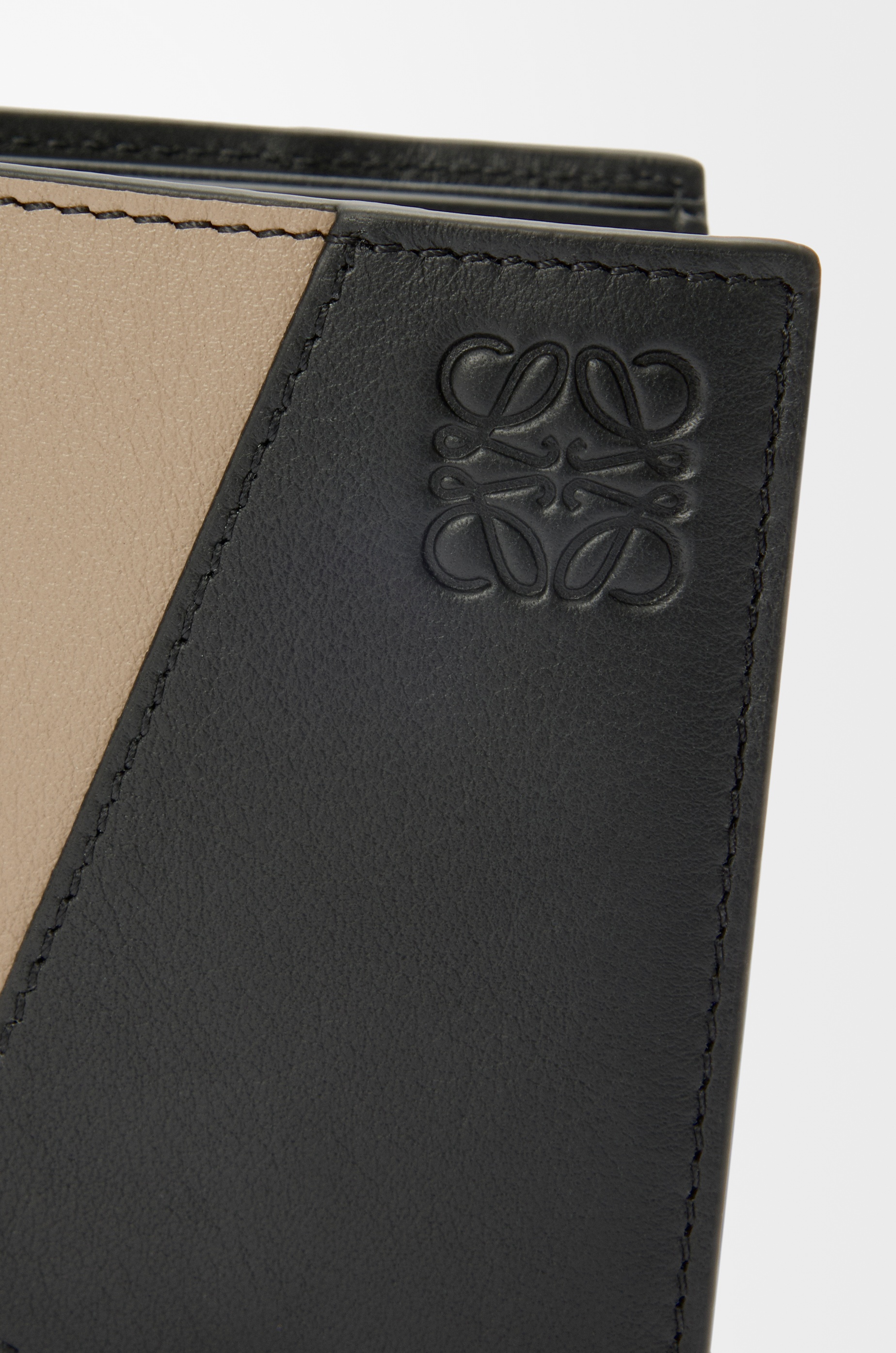Puzzle bifold wallet in classic calfskin - 5