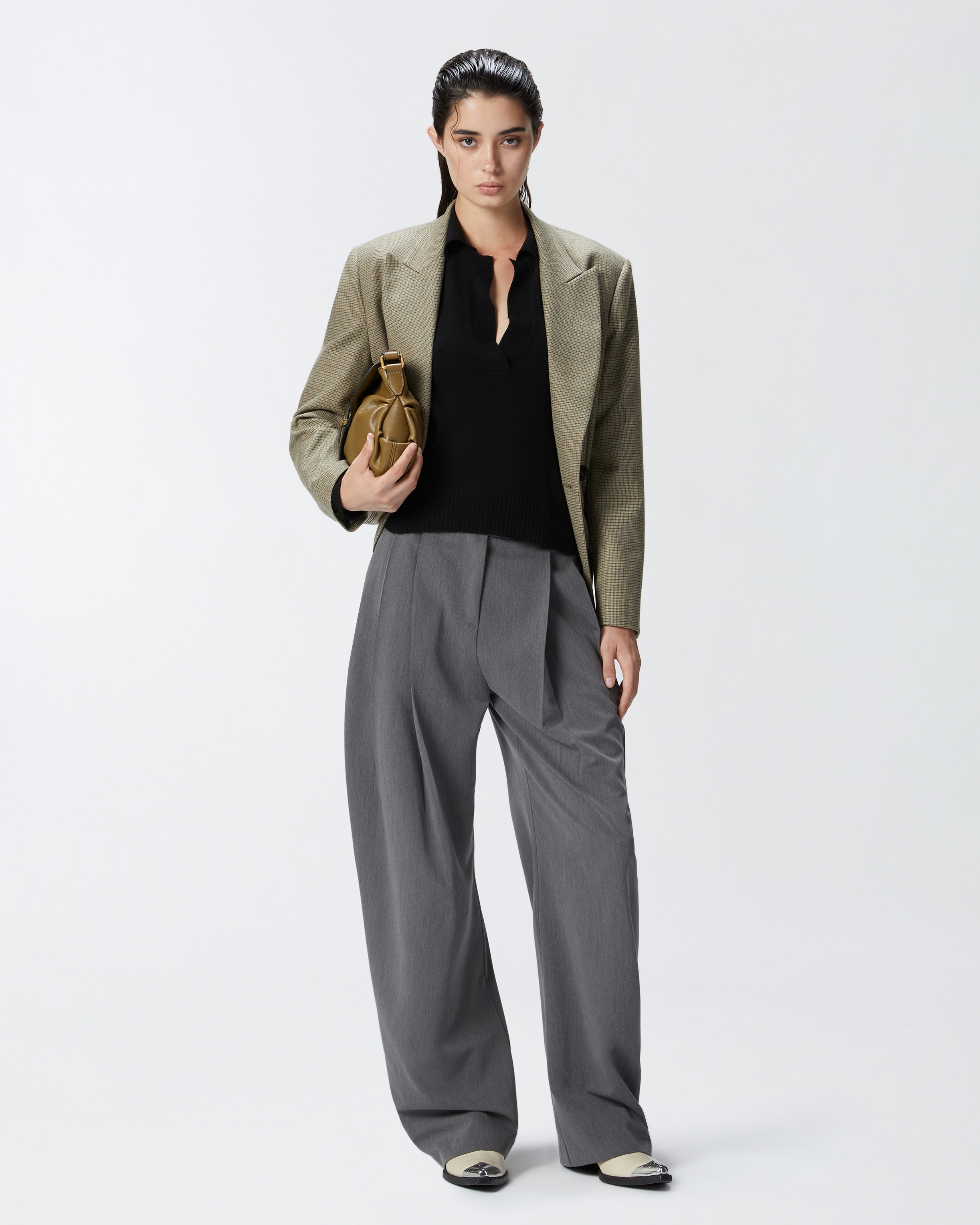 SHORT CASHMERE-BLEND SWEATER WITH COLLAR - 3