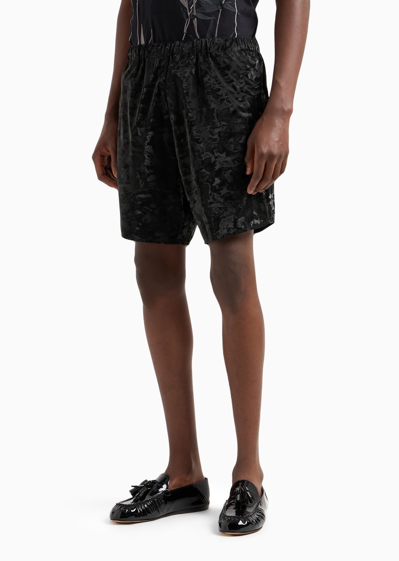 Camouflage Bermuda shorts in vinyl-look technical fabric - 2