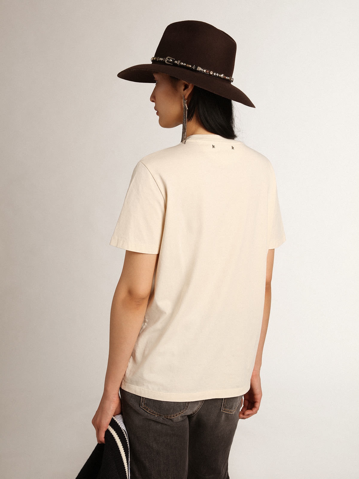 Women's bone white T-shirt with lettering on the front - 4