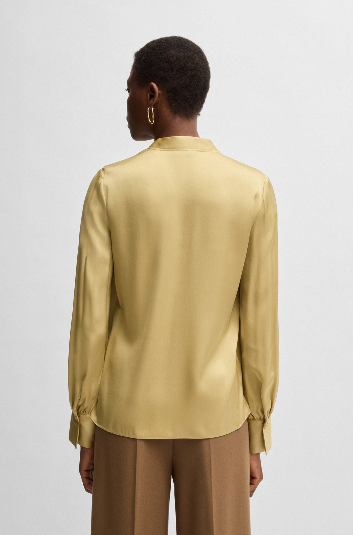 RELAXED-FIT BLOUSE IN STRETCH SILK WITH KEYHOLE NECKLINE - 5