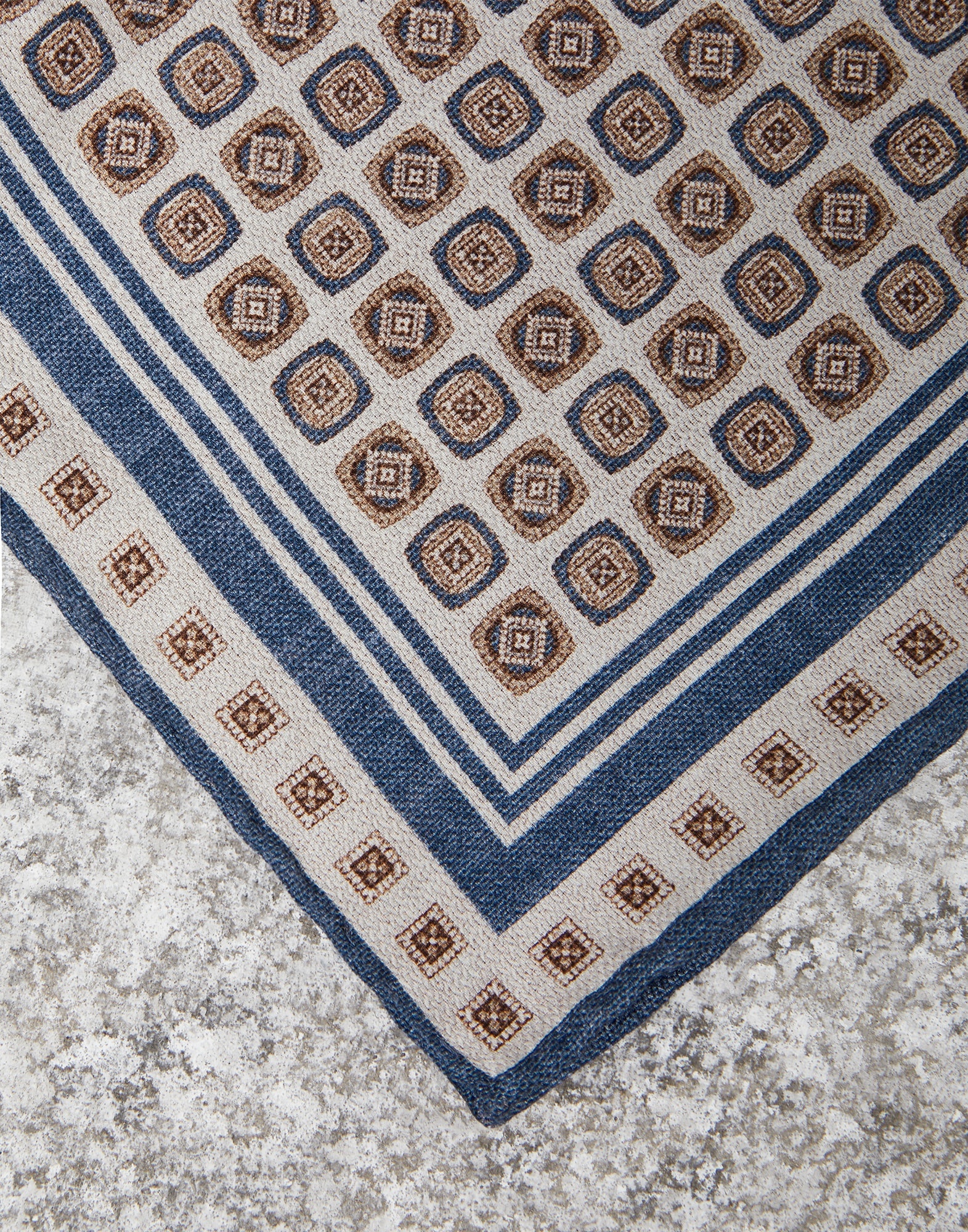 Double face silk pocket square with geometric design - 2