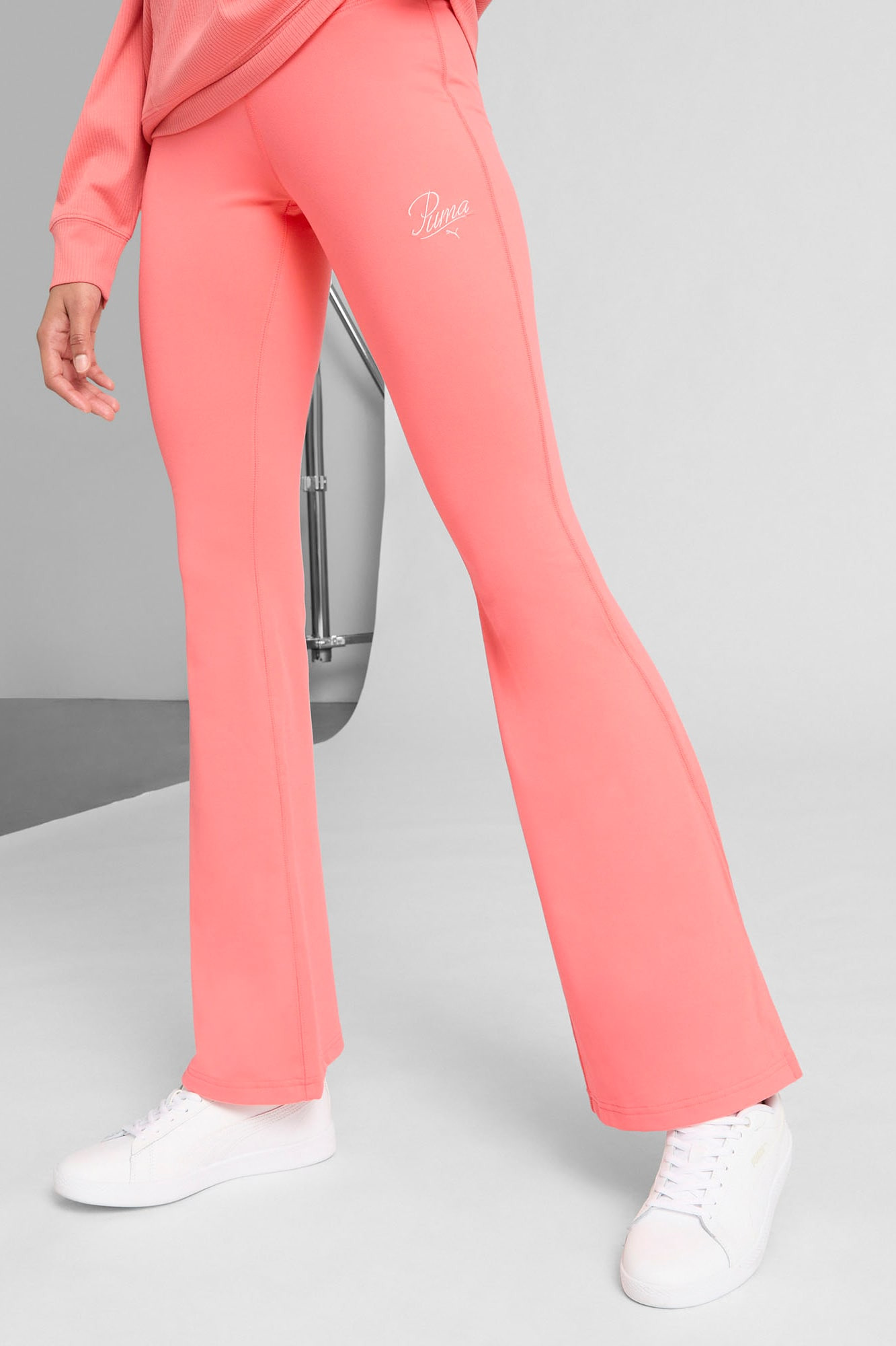 ESS Script Women's Flarred Leggings - 3