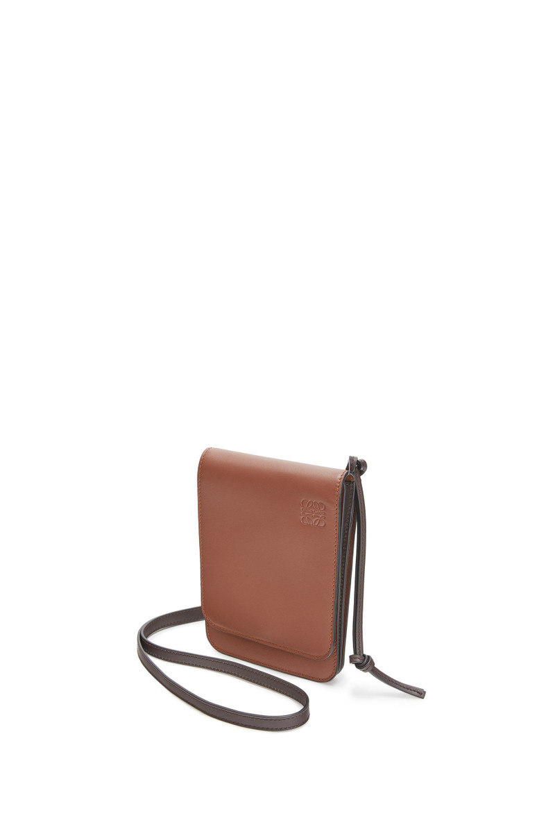 Flat Gusset Crossbody bag in smooth calfskin 3