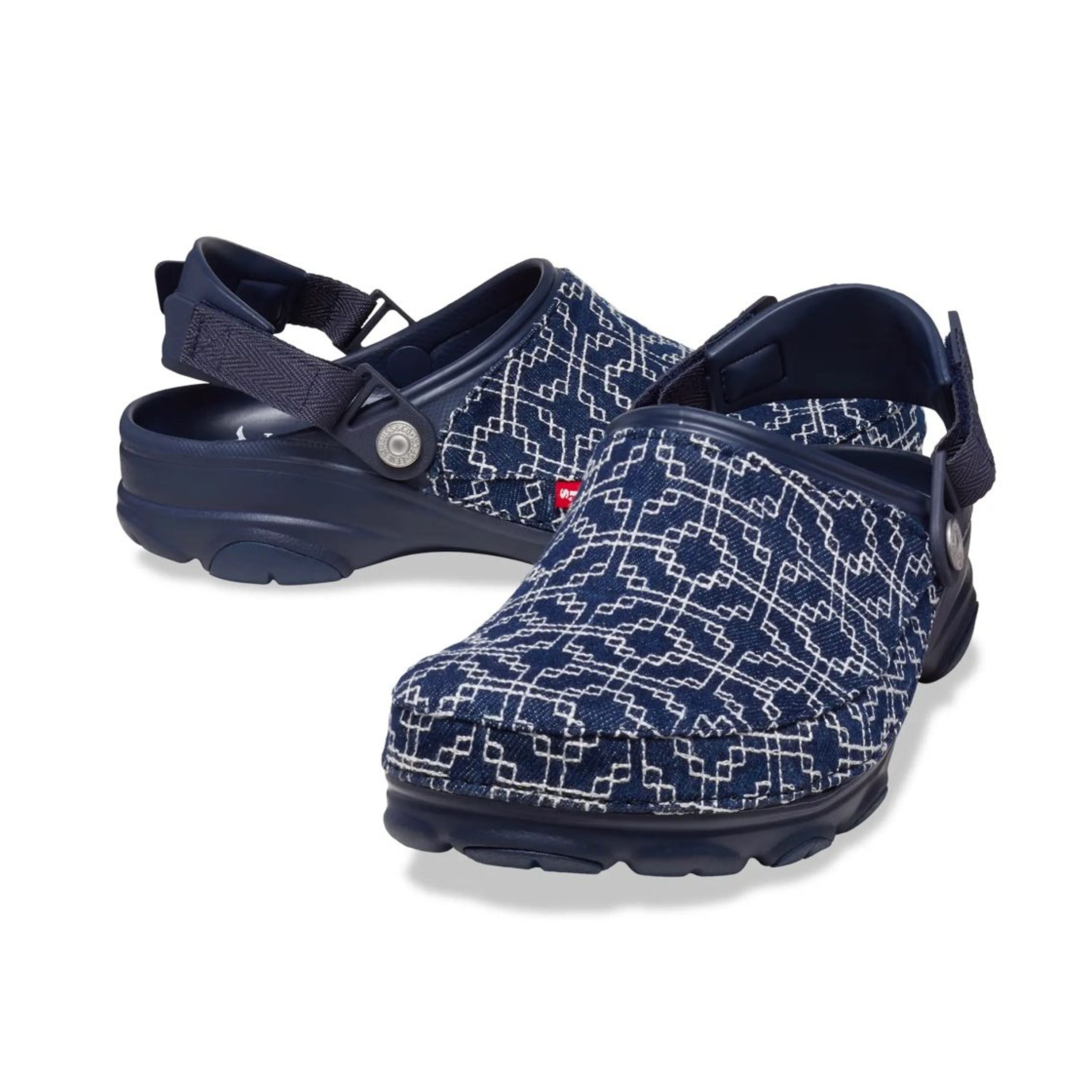 Crocs x Levi's Sashiko Classic All-Terrain Clog 'Dark Wash' 208917-410 - 2