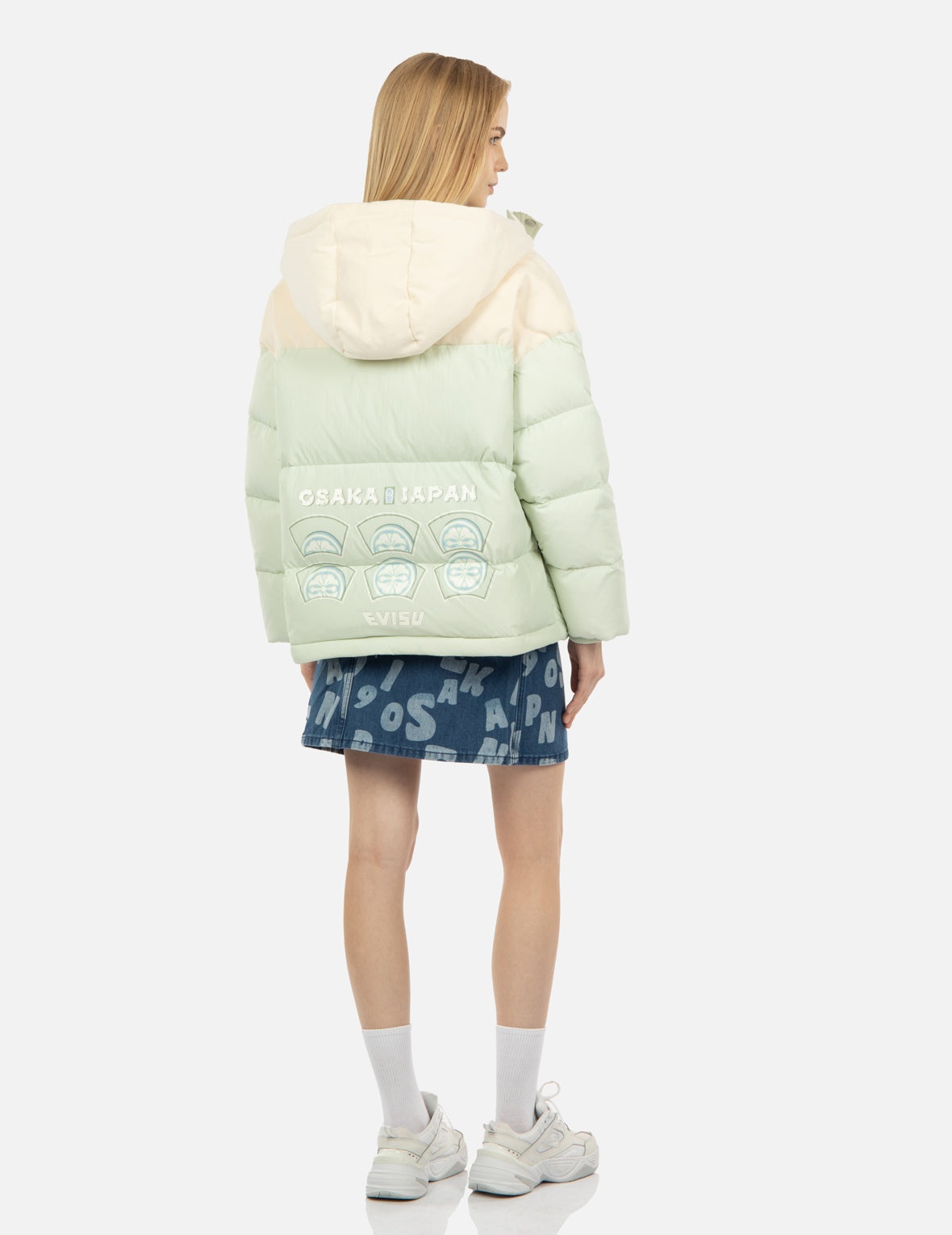 “Kamon Hide-and-Seek” Print Fabric Blocking Down Jacket - 3