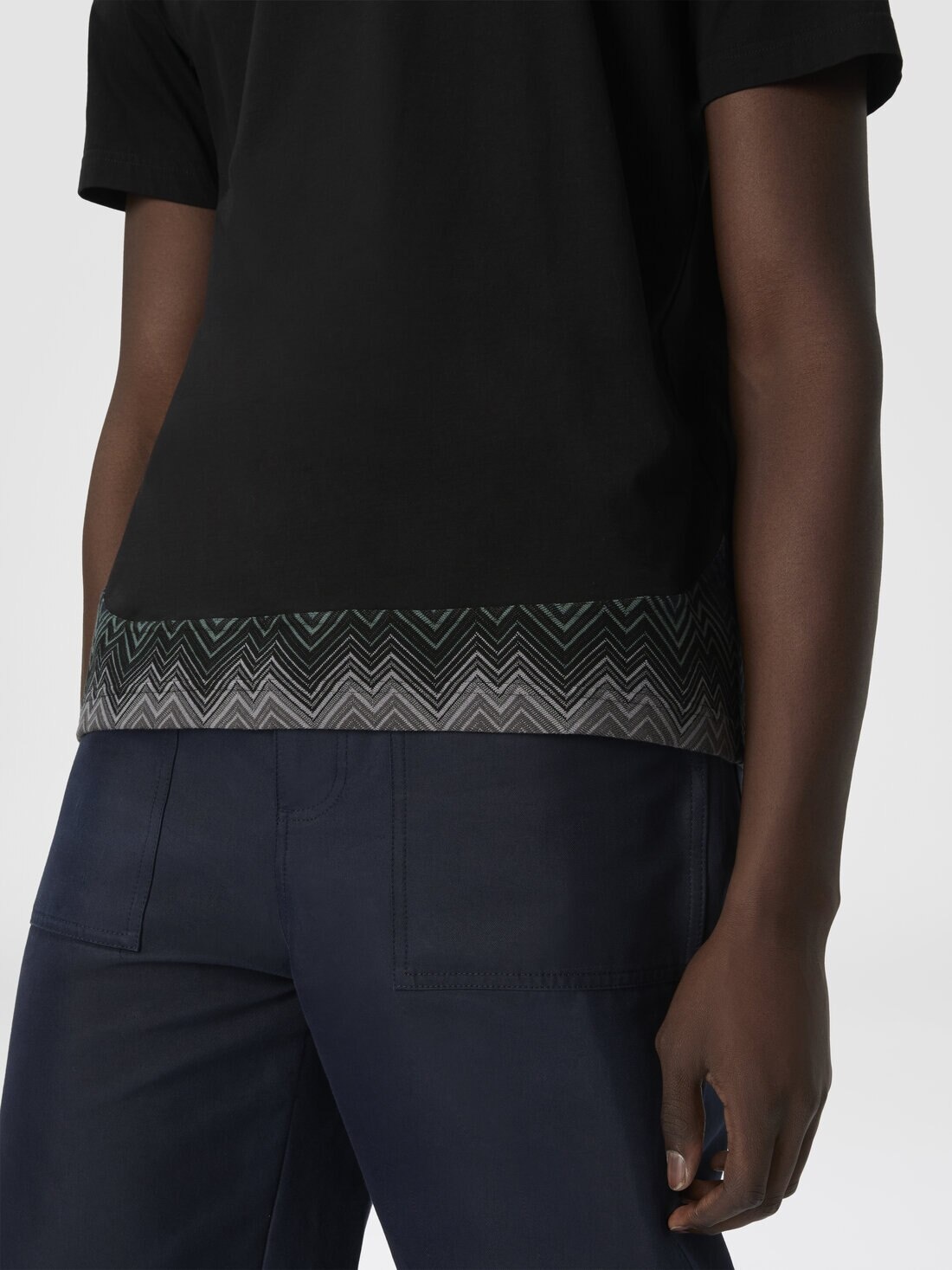 Short Sleeve T-Shirt with Irregular Zigzag Insert - 5