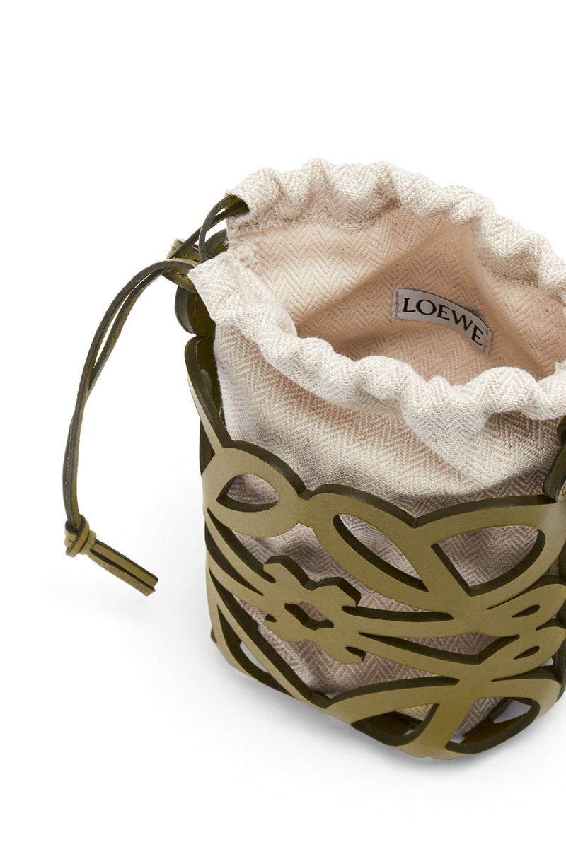 Anagram cut-out pocket in classic calfskin and canvas 5