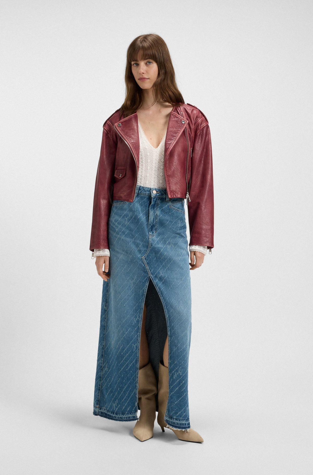 V-NECK BODYSUIT WITH EMBROIDERED STRUCTURE - 3