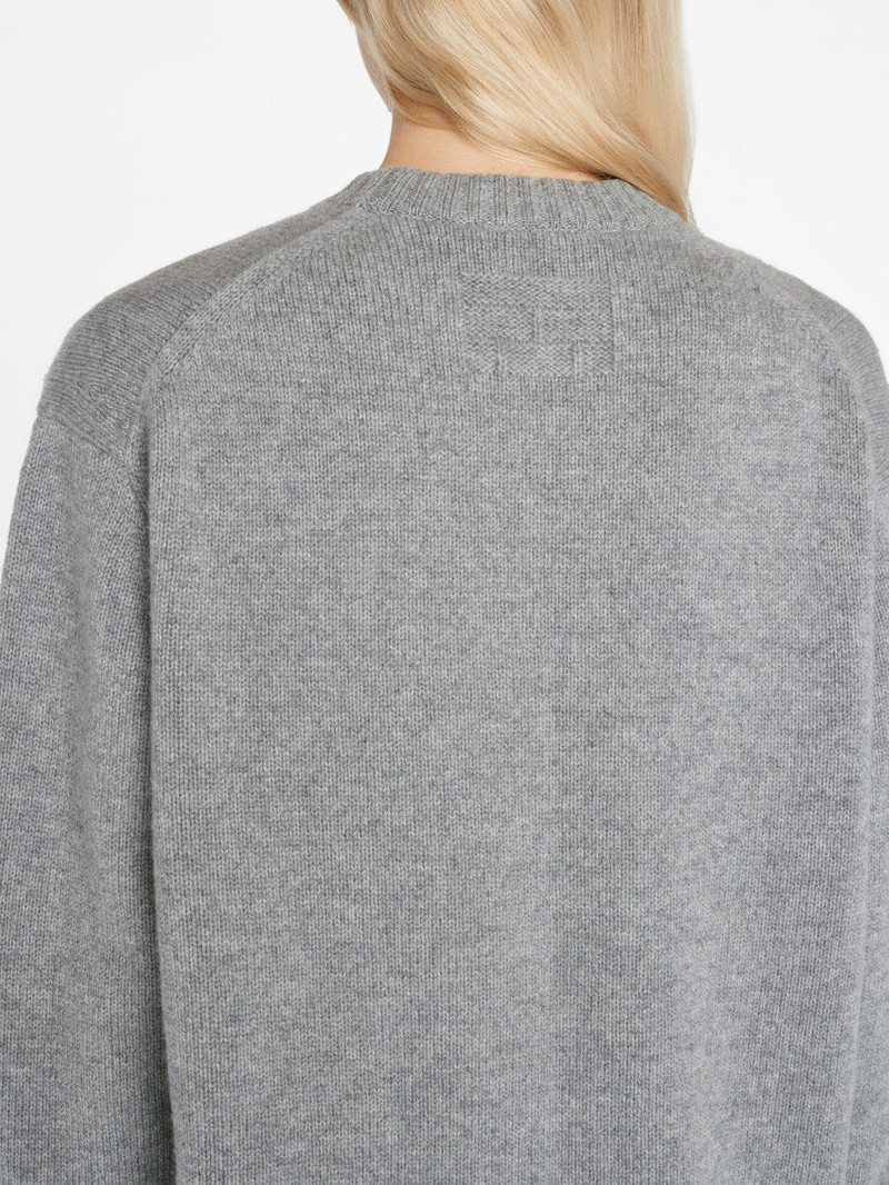 Boyfriend Cashmere Crew in Gris Heather 5