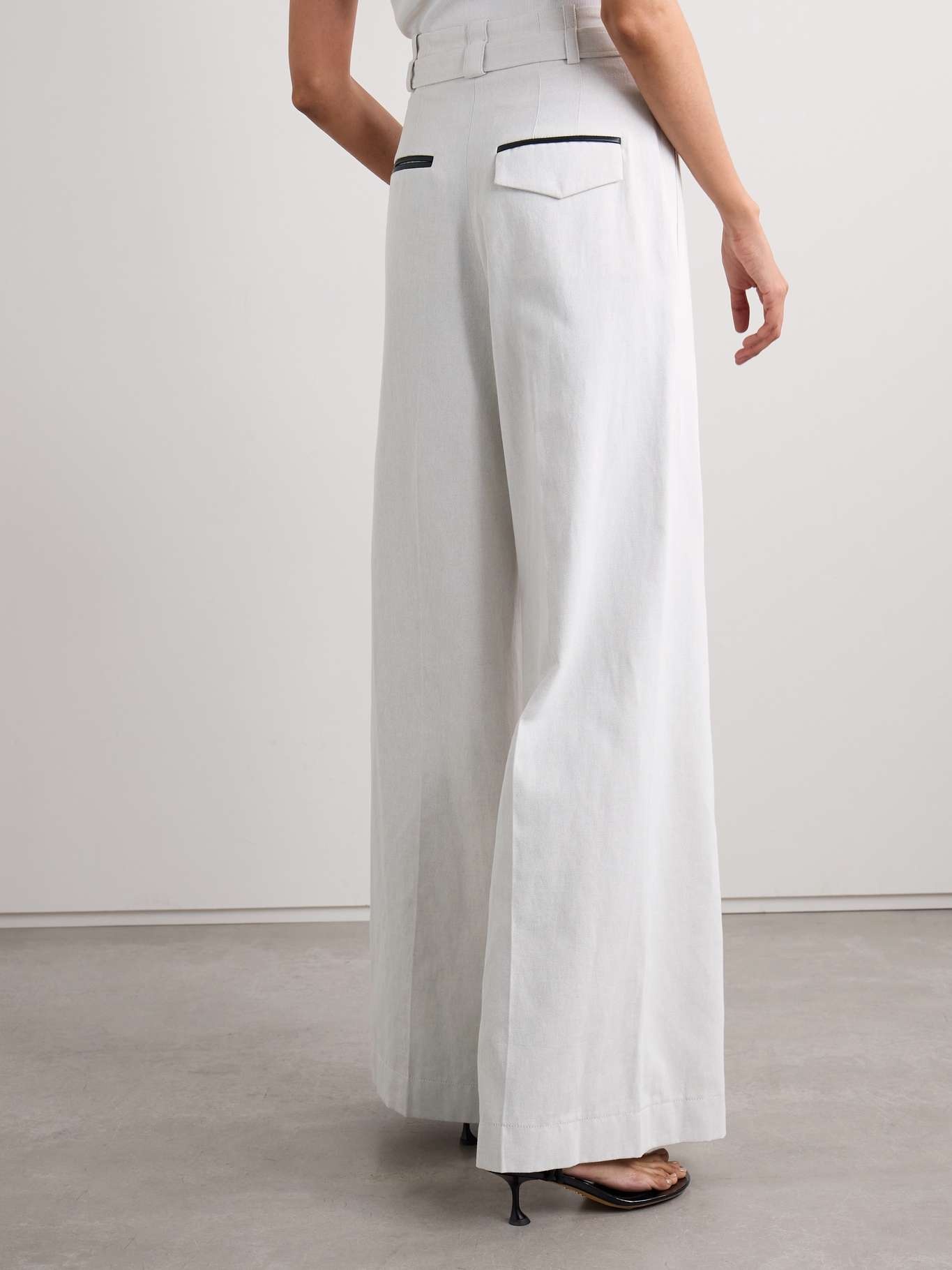 Dana belted faux leather-trimmed pleated cotton and linen-blend wide-leg pants - 4