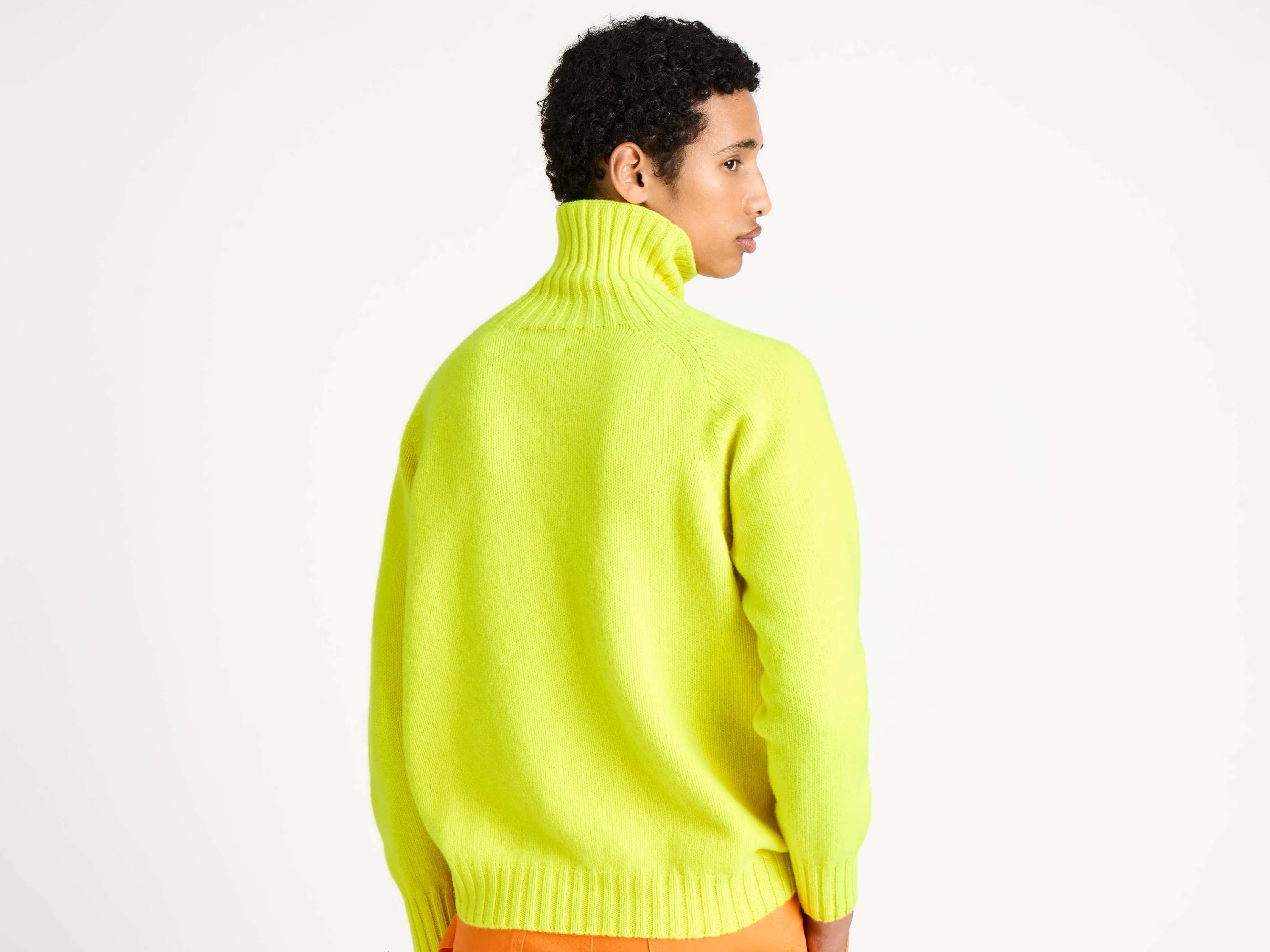 TURTLENECK JUMPER IN NEON YELLOW - 4