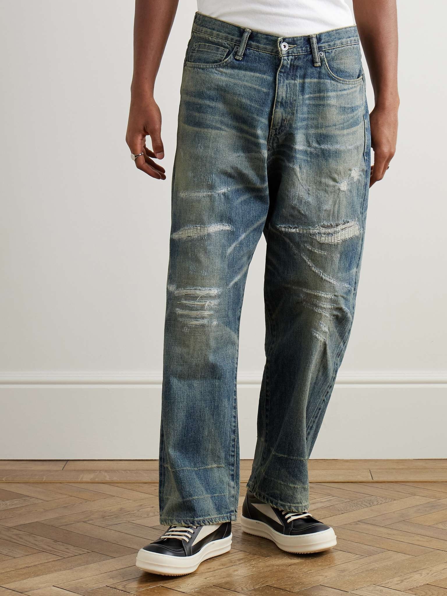 Wide-Leg Distressed Jeans - 4