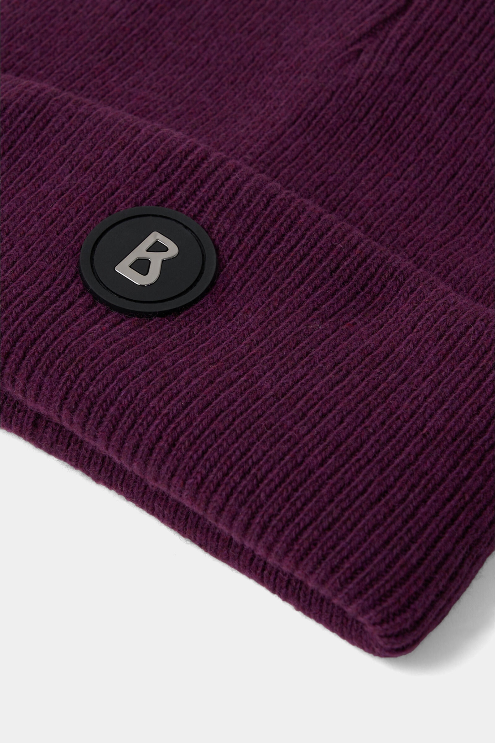 Gustav Beanie in Plum - 3
