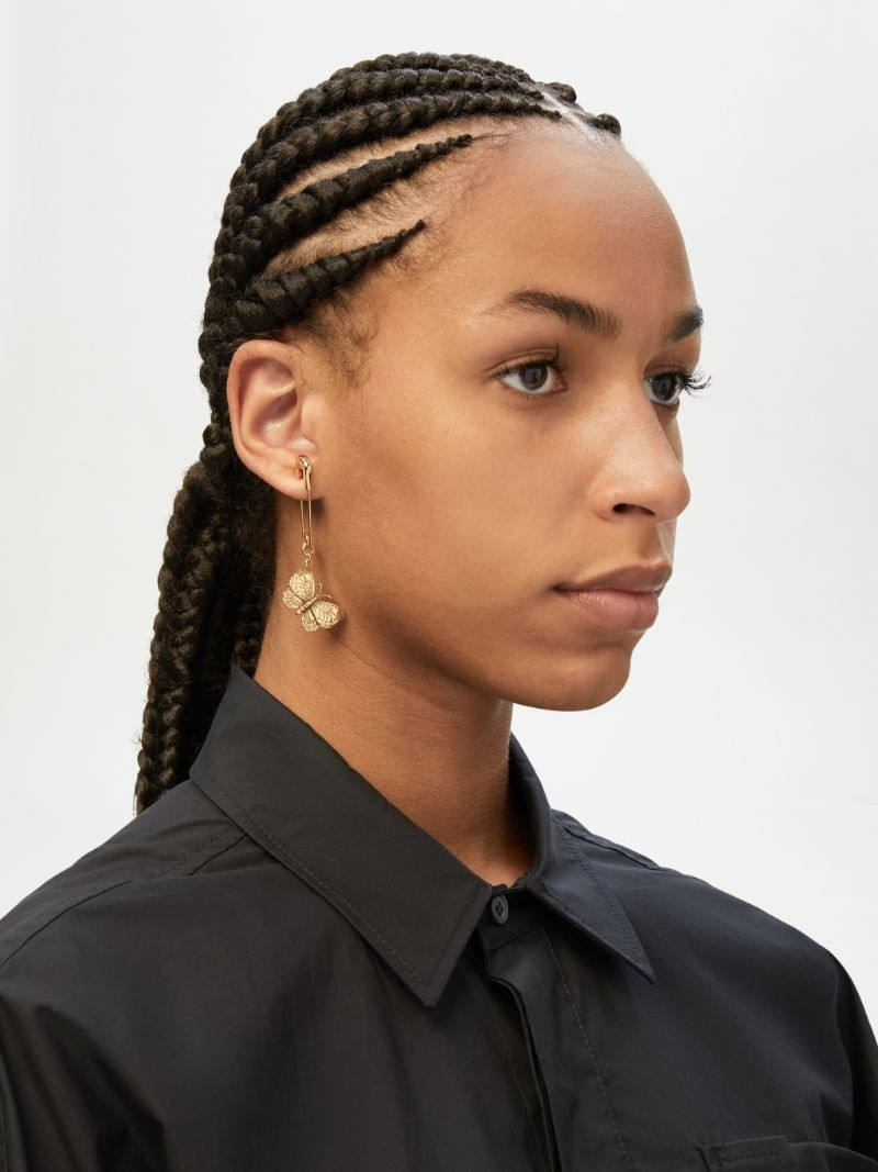 Ambush BUTTERFLY CHARM EARRING outlook