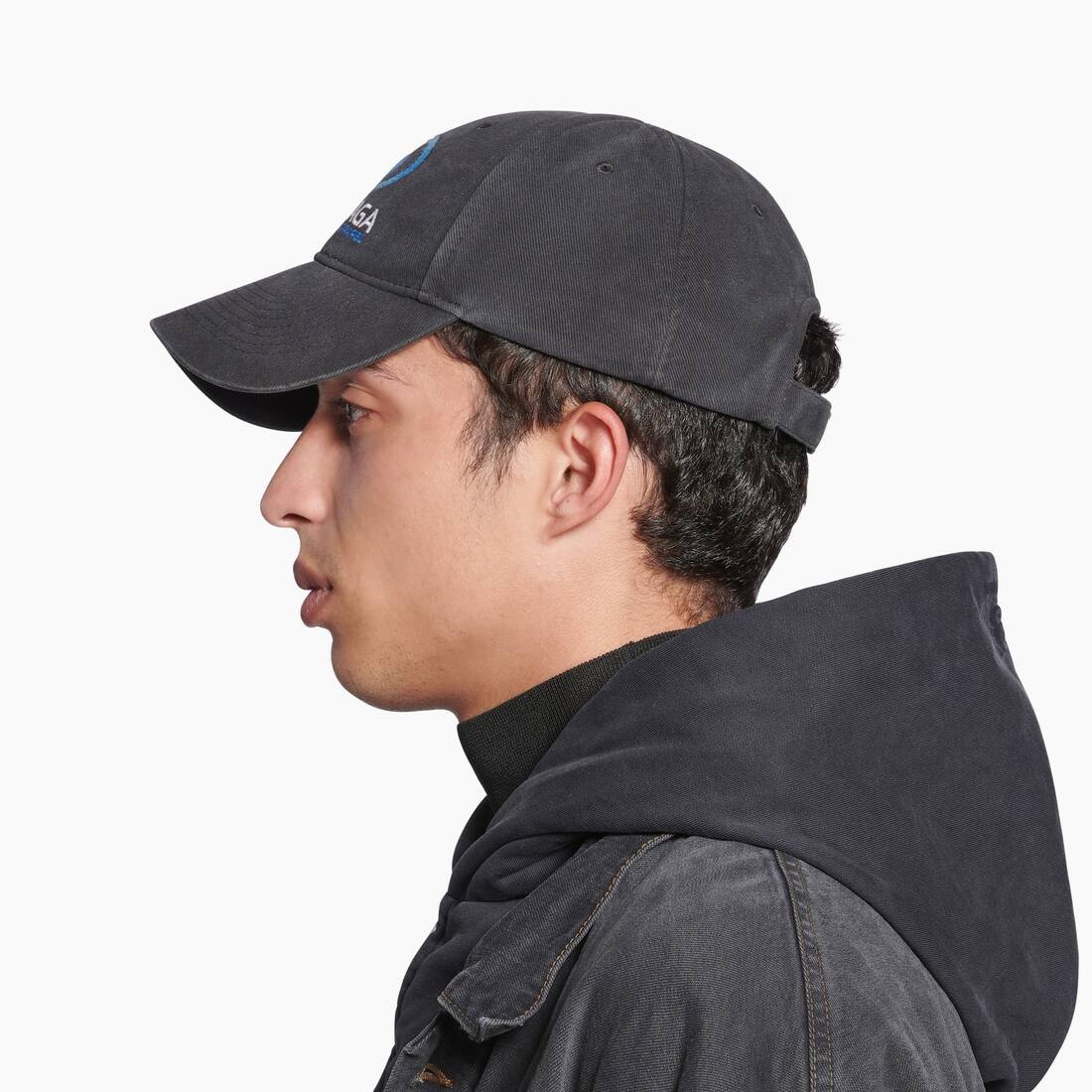 Surfer Cap in Black - 6