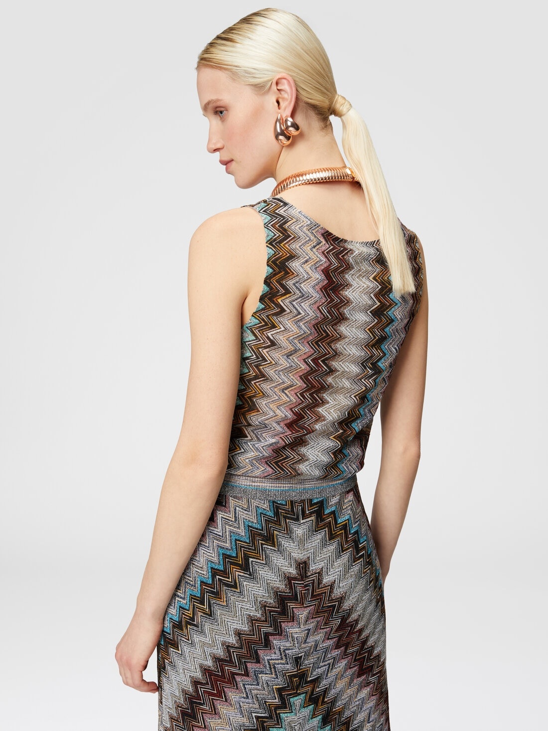 Sleeveless top with lamé slub zigzag motif - 5
