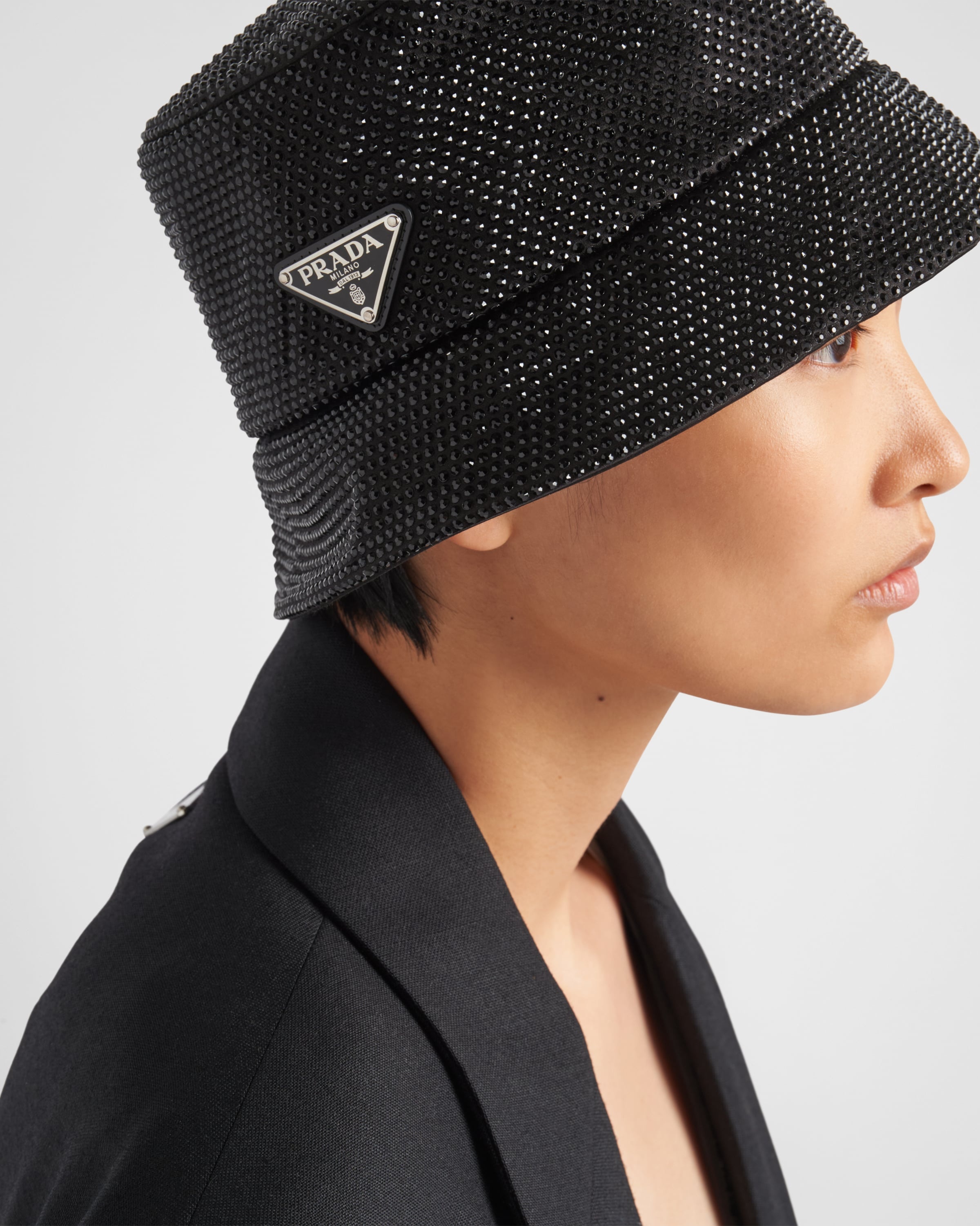 Satin bucket hat with crystals - 2