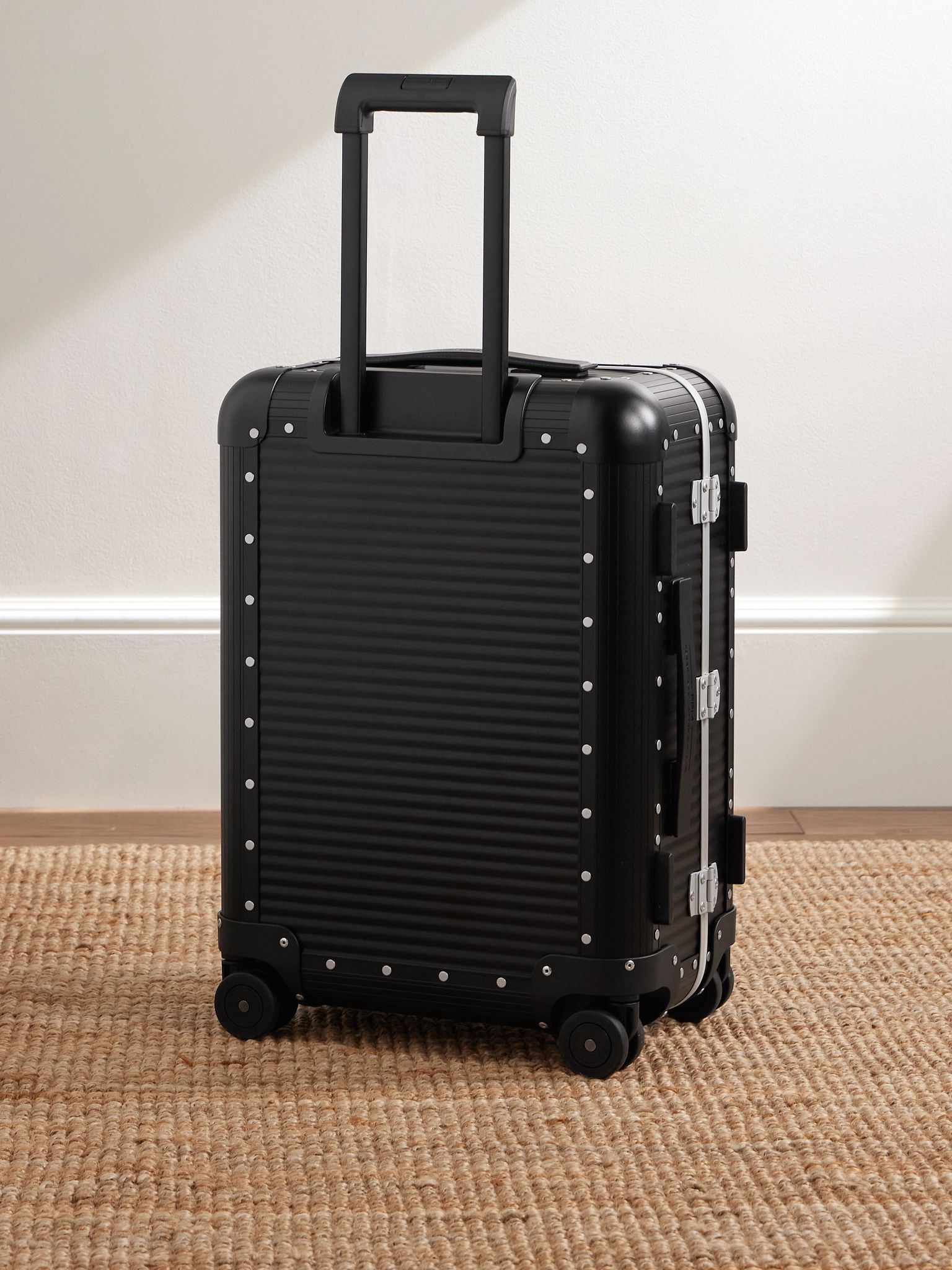 Bank Spinner 55cm Rubber-Trimmed Aluminium Suitcase Black - 4