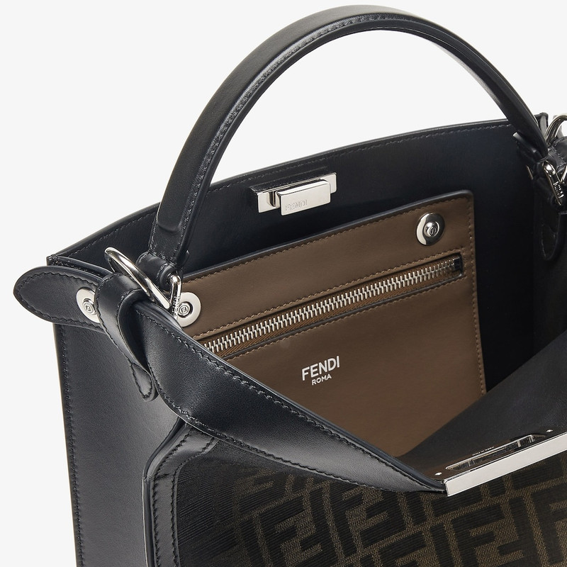 Peekaboo X-Lite Small 7