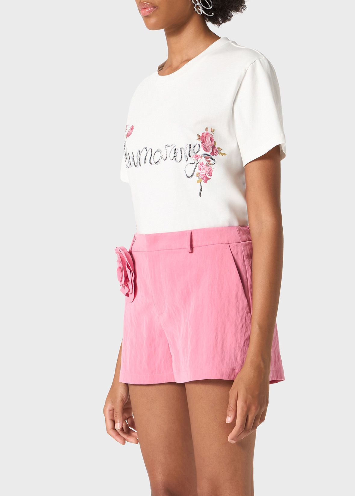 SHORTS IN FLUID GABARDINE WITH ROSE DECORATION - 5
