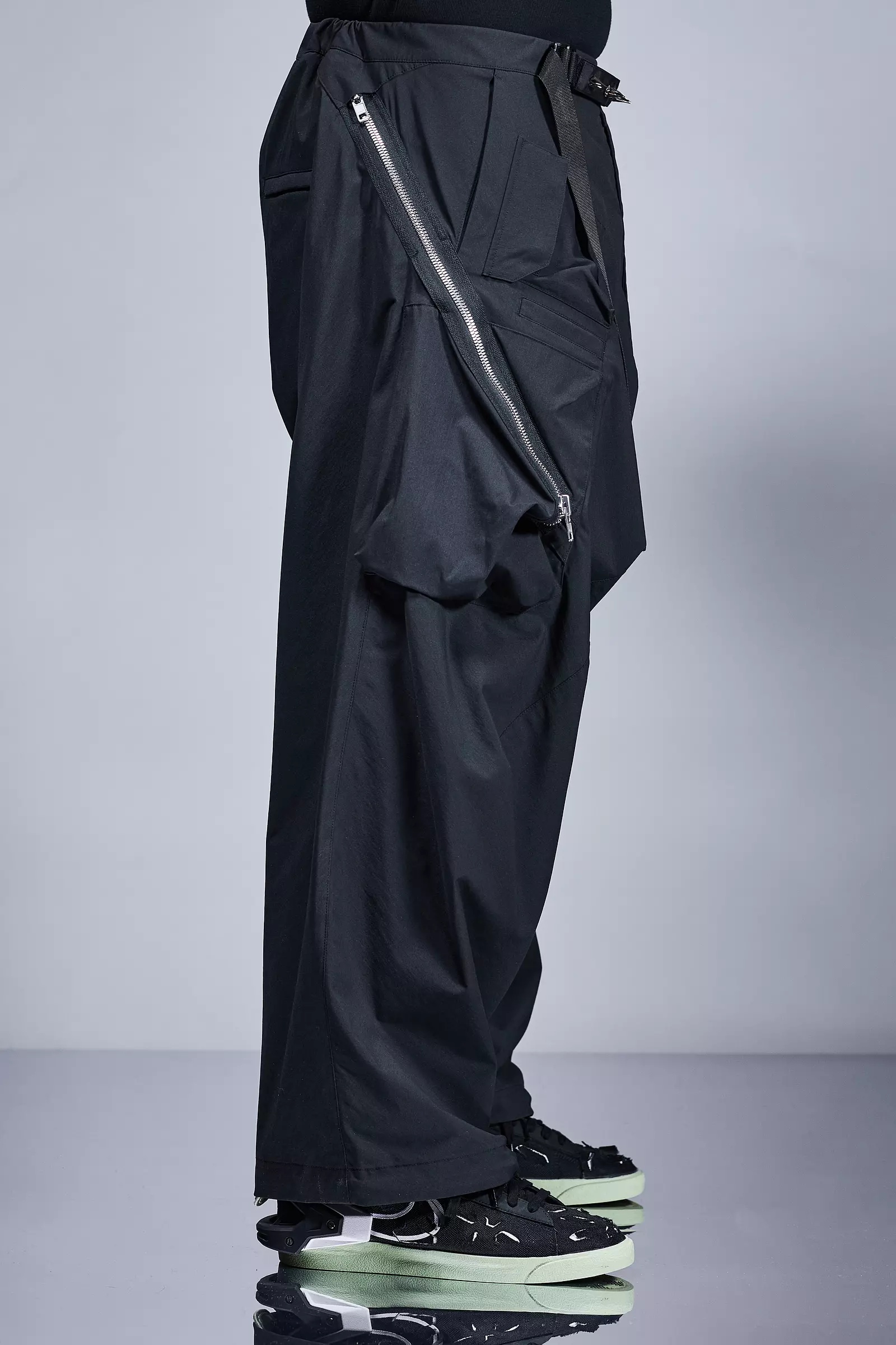 P30AL-E Encapsulated Nylon Ultrawide Drawcord Cargo Trouser Black - 6