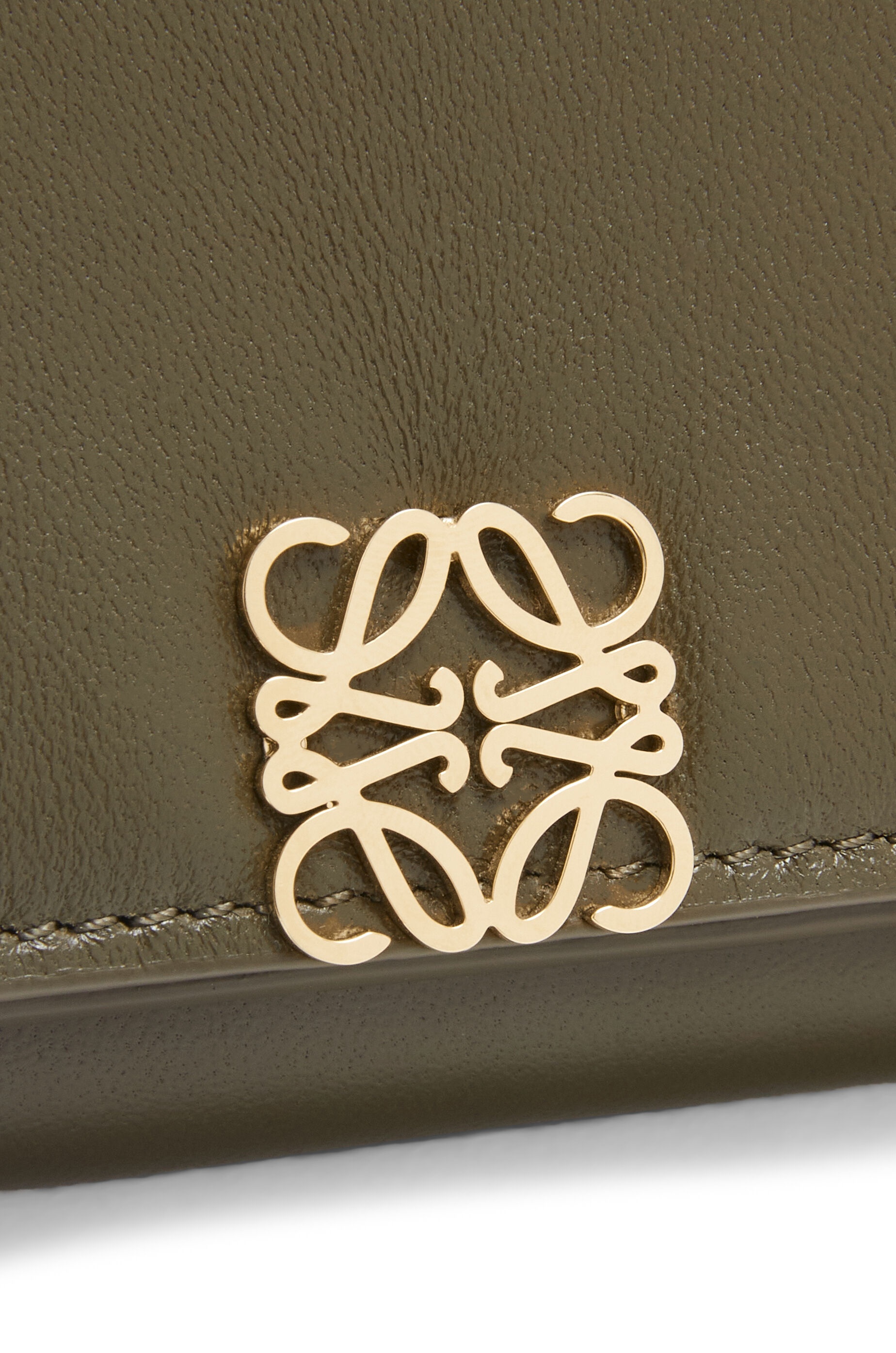 Puffer Anagram trifold wallet in shiny nappa calfskin - 6