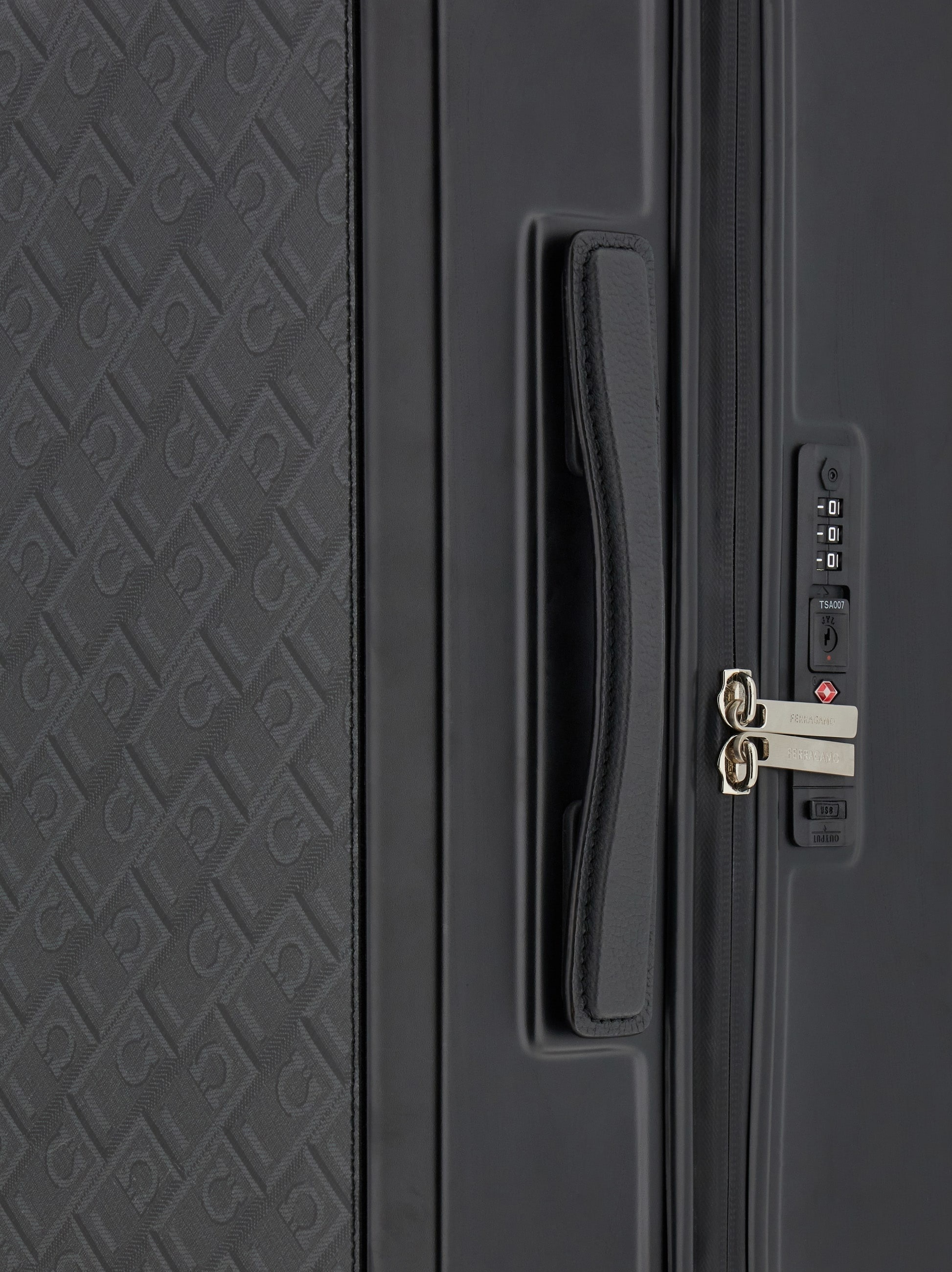 Embossed Gancini hand luggage - 7