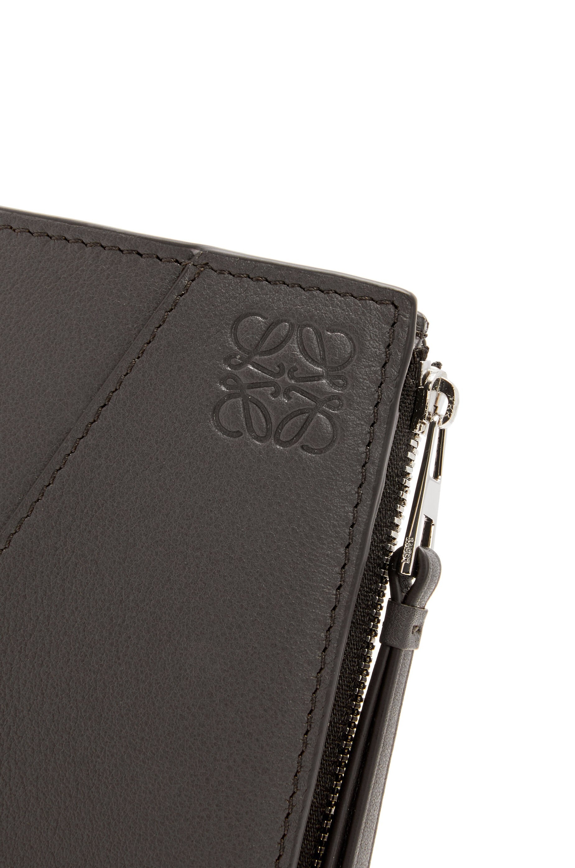 Puzzle slim compact wallet in classic calfskin - 5