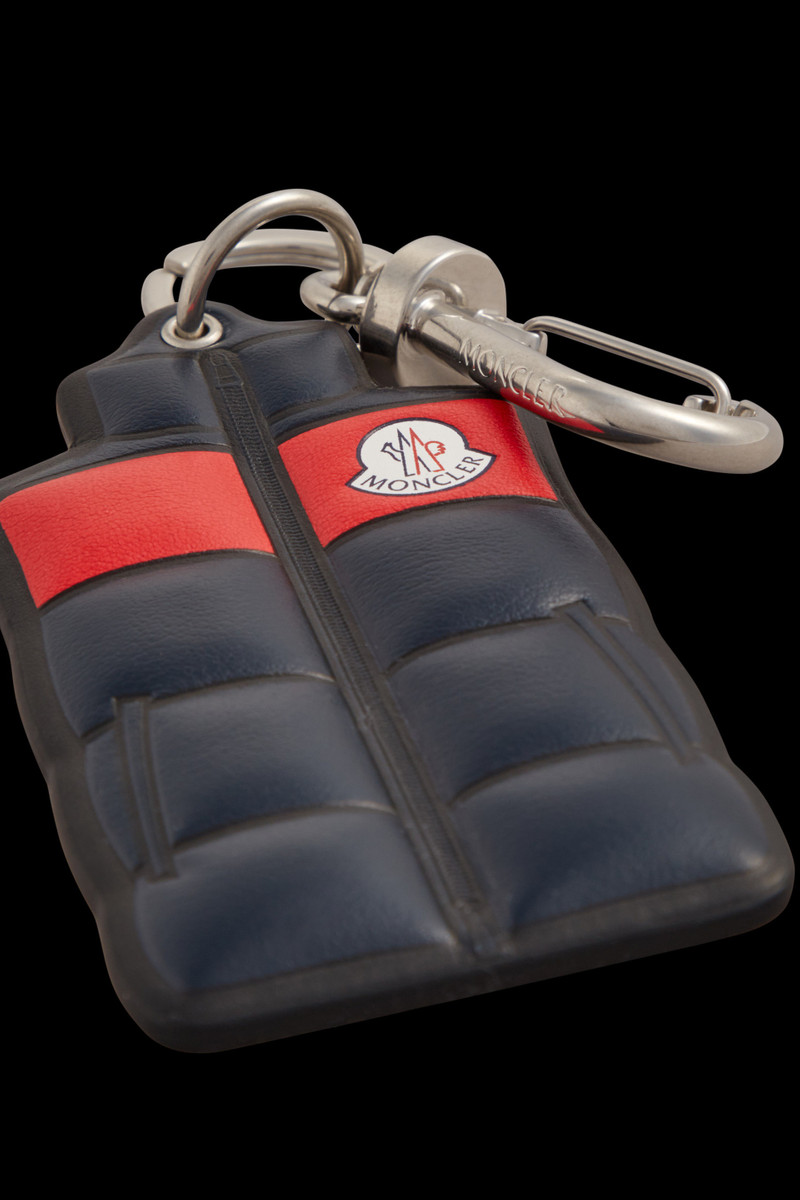 Vest-Shaped Key Ring 3