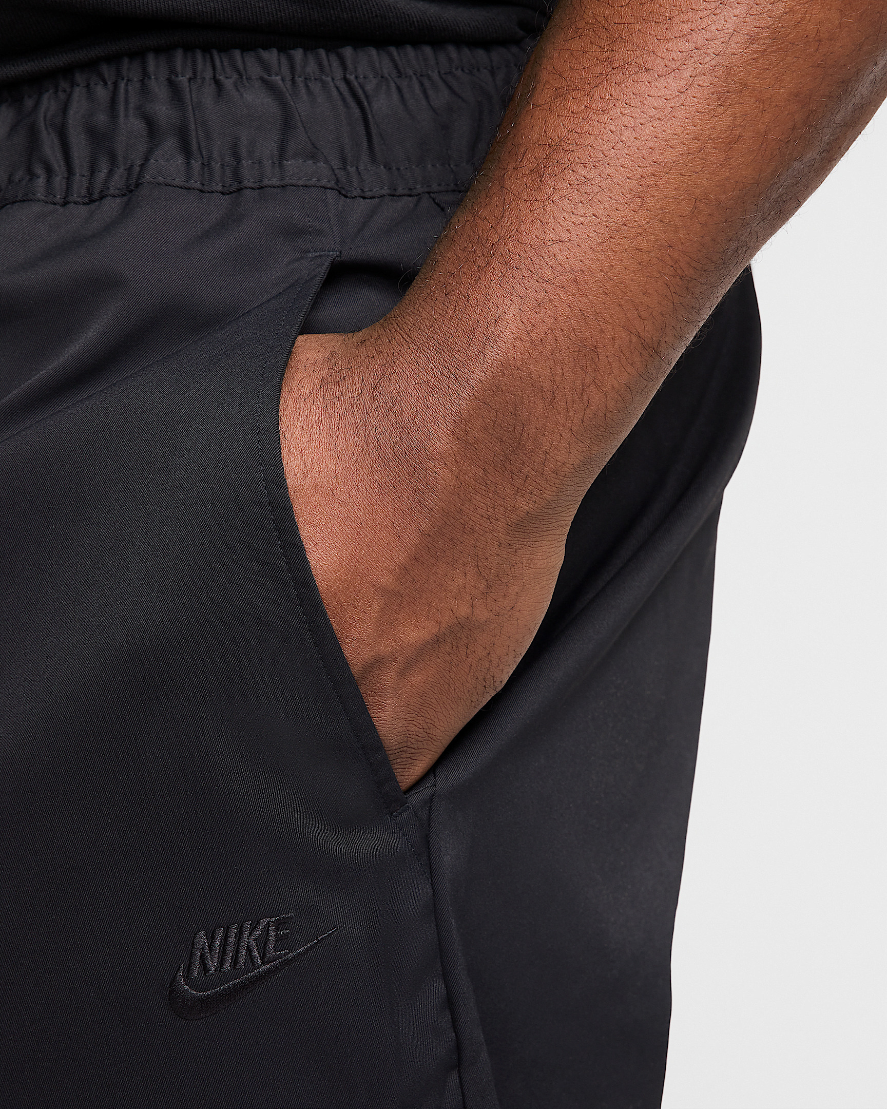Nike Club Men's Woven Tapered Pants - 9