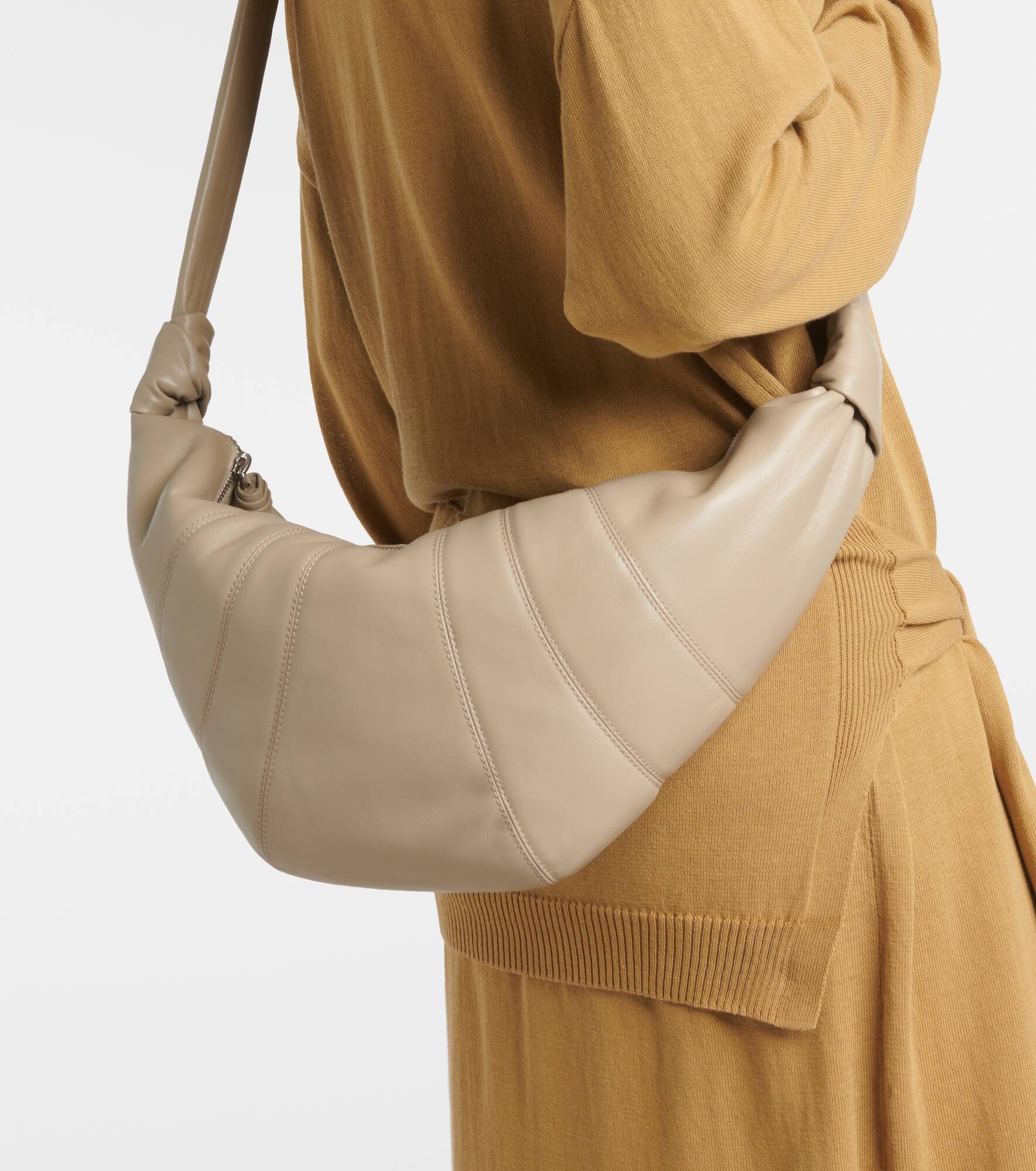 Croissant Medium leather shoulder bag - 6