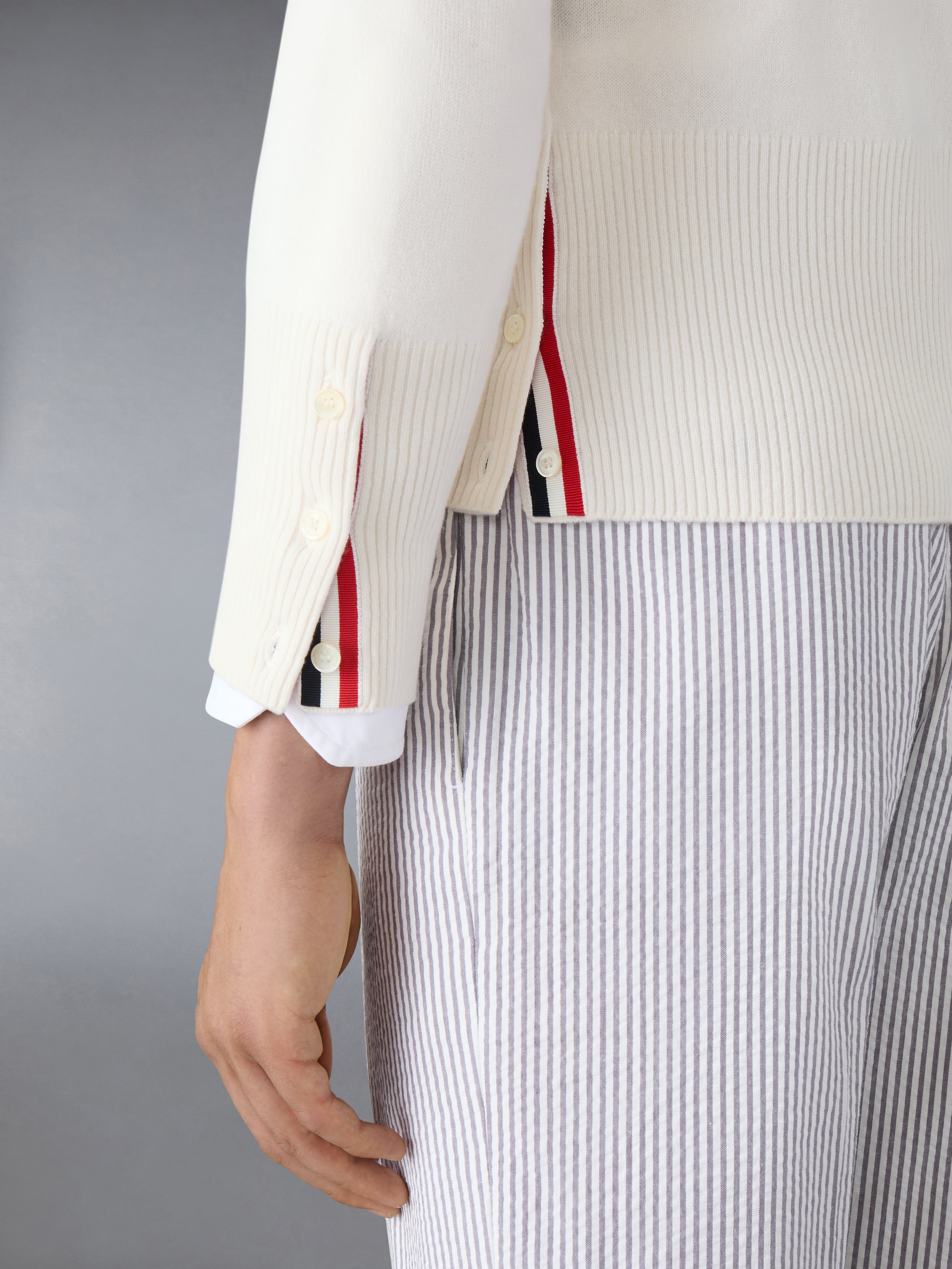 CLASSIC CASHMERE 4-BAR V-NECK CARDIGAN - 5