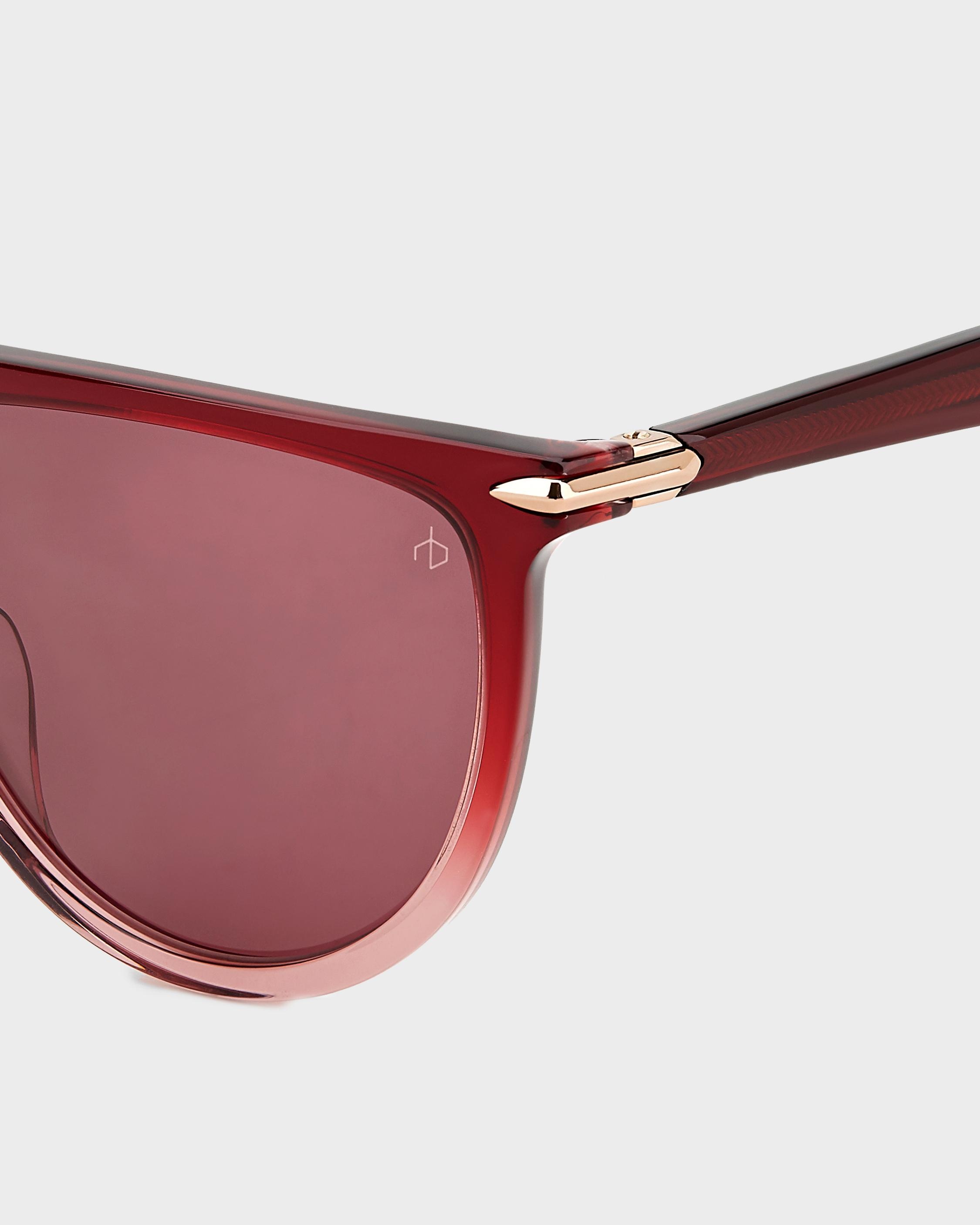 Serena
Shield Sunglasses - 3