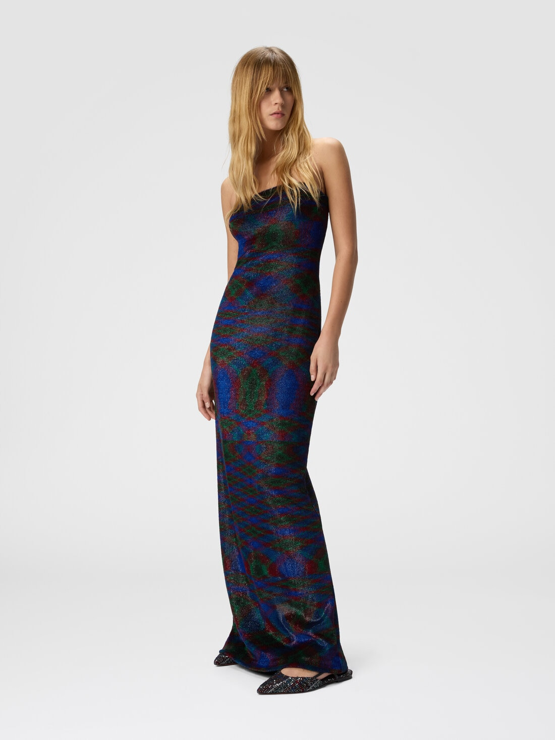 Long strapless dress with flame pattern - 2