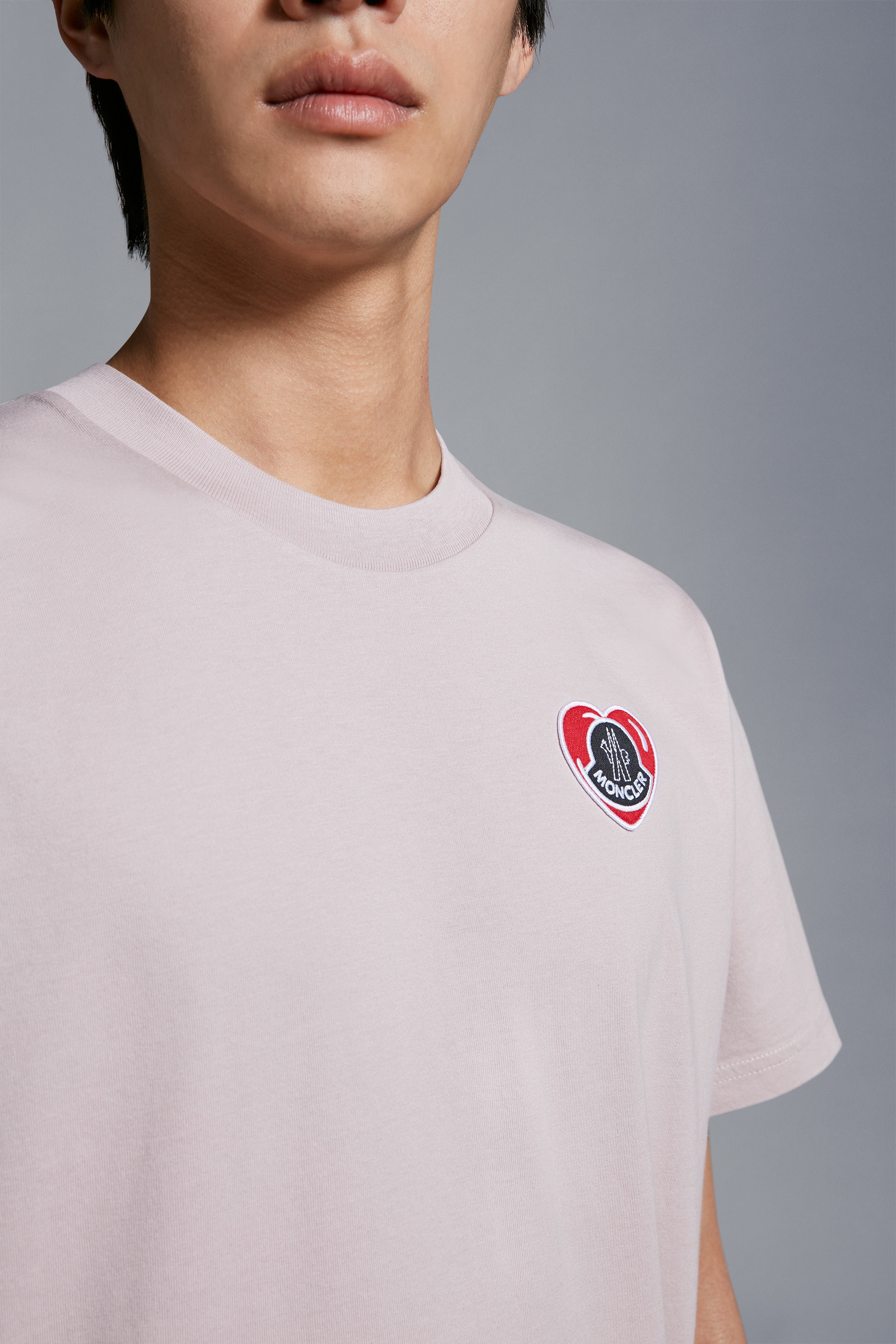 【MONCLER】最新作★HEART LOGO刺繍 コットン Tシャツ Moncler Heart Logo T-Shirt | REVERSIBLE
