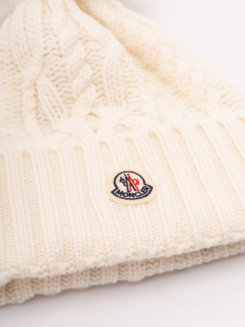 Moncler Hat outlook