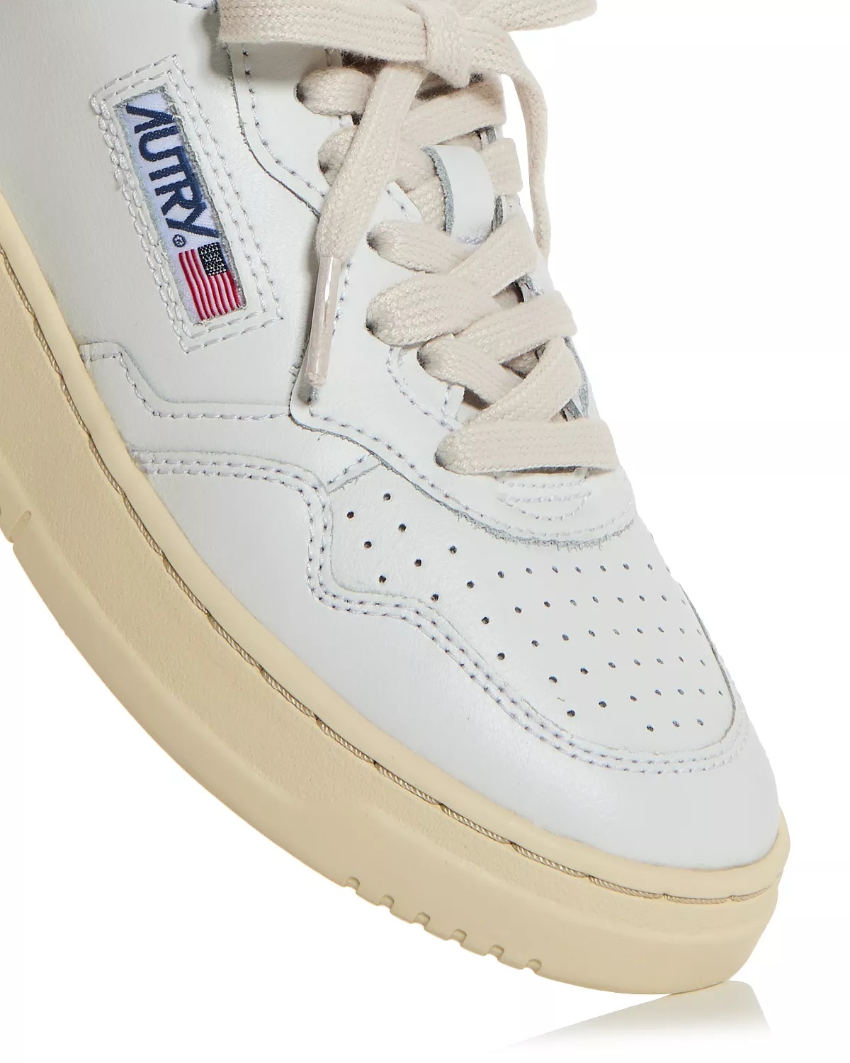 Women's Medalist Low Top Sneakers - 5