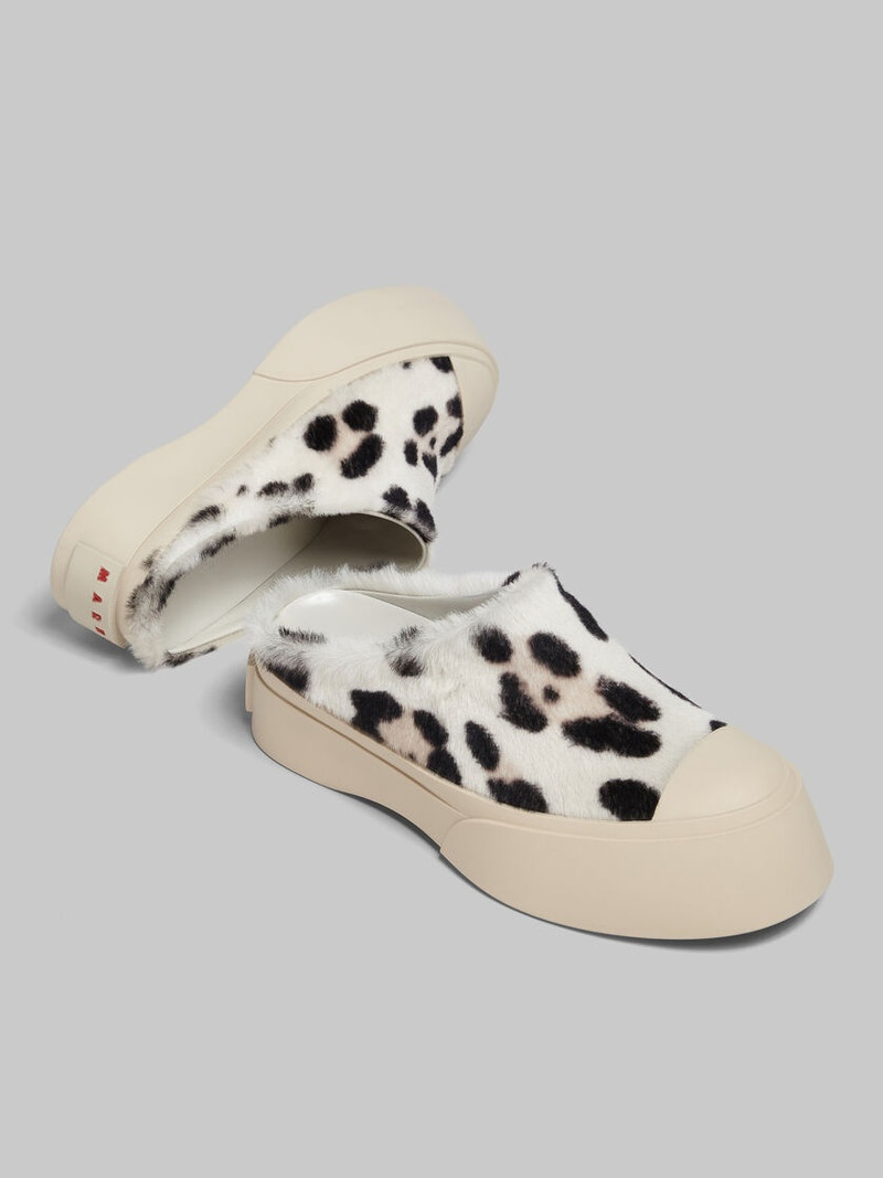 WHITE ANIMALIER PRINT SHEARLING PABLO SABOT 5