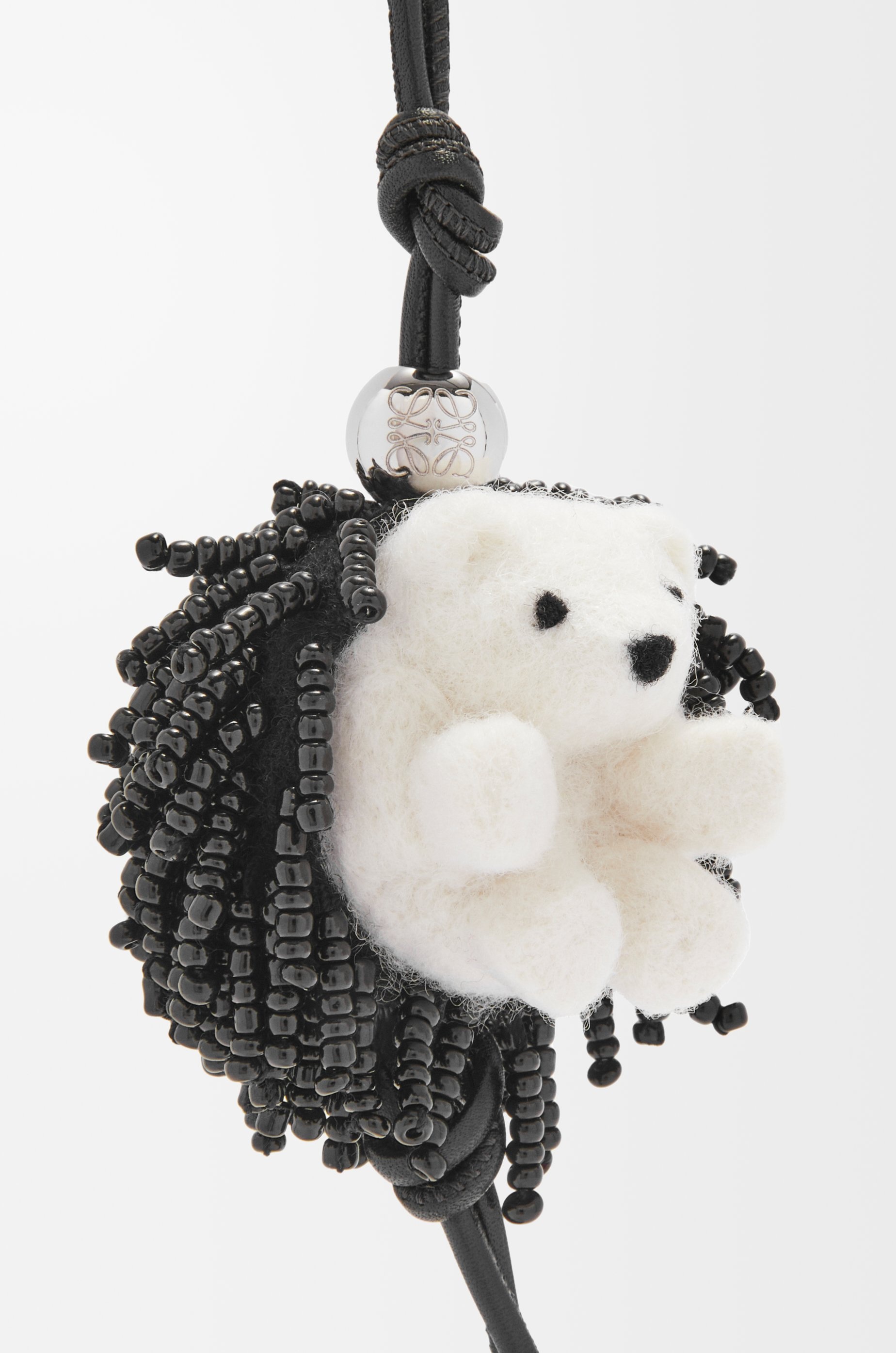 Hedgehog charm in felt, beads and calfskin - 2