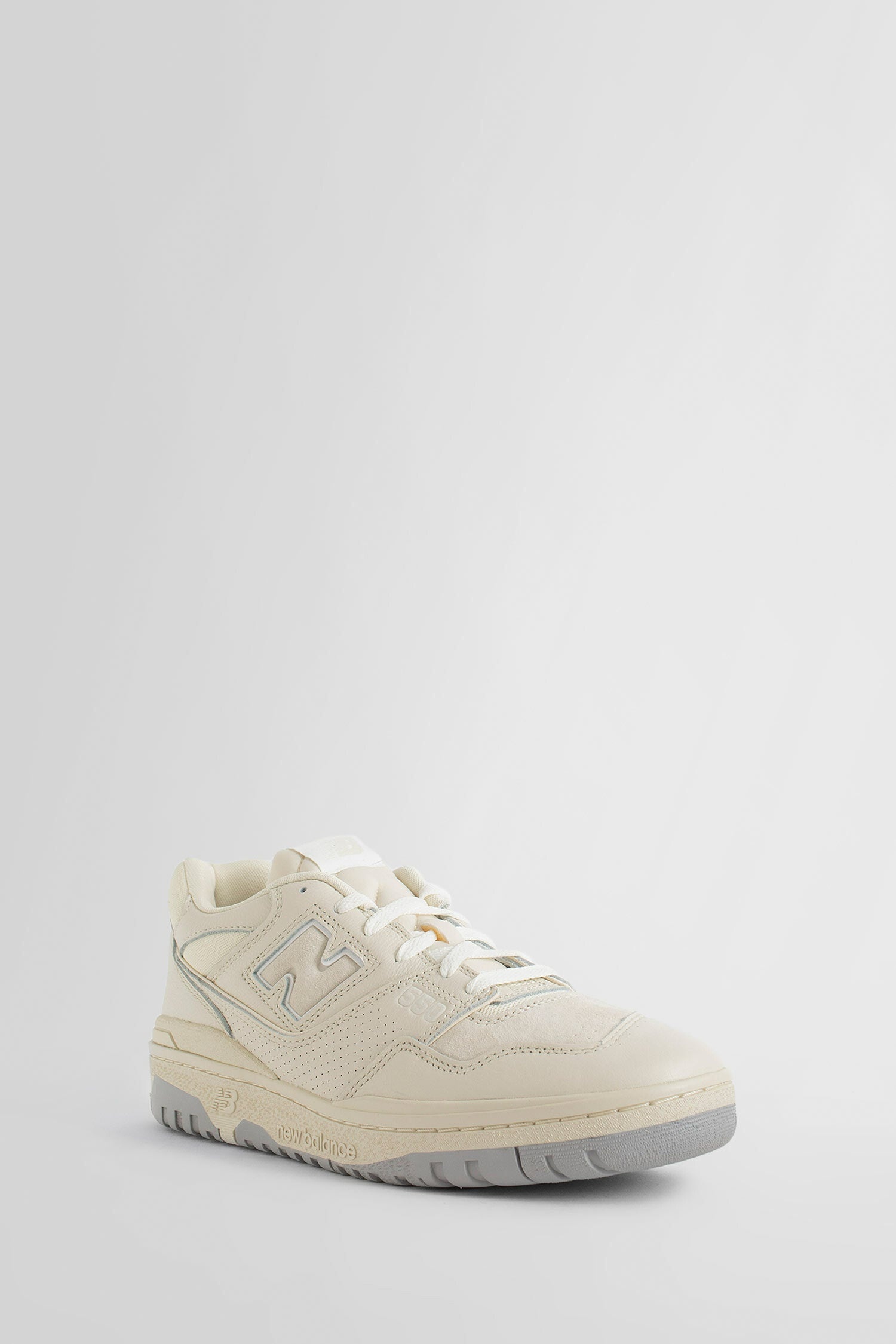 NEW BALANCE UNISEX WHITE SNEAKERS - 2