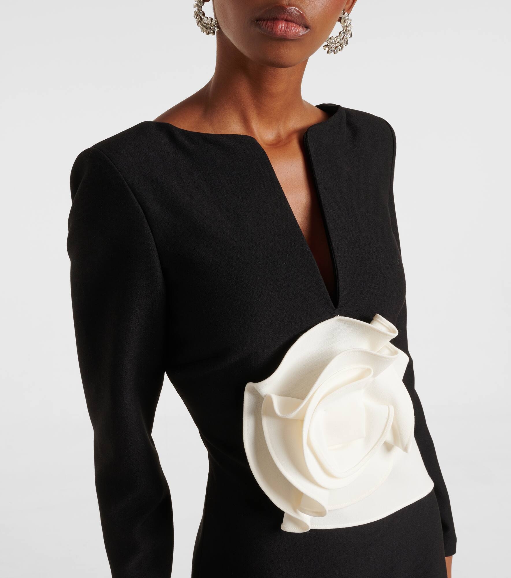 Floral-appliqué crêpe gown - 4