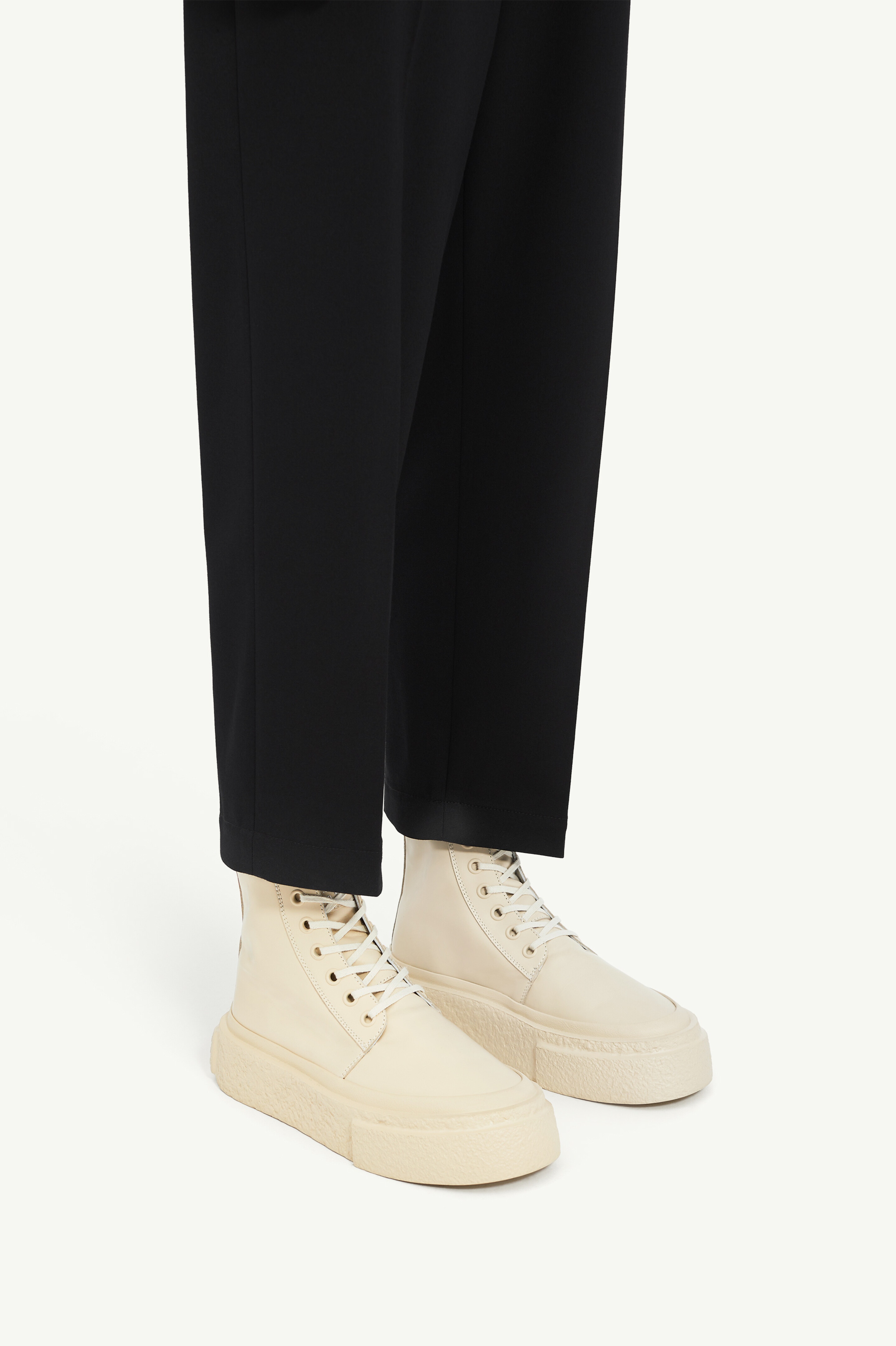 Lace-up Leather Sneakers - 6