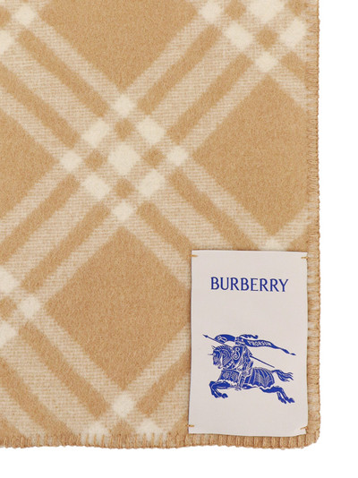 Burberry Wool scarf outlook