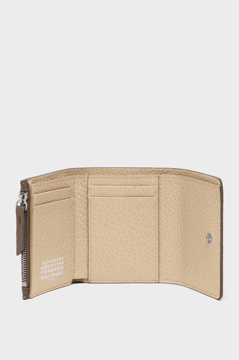 Four Stitches Wallet 2