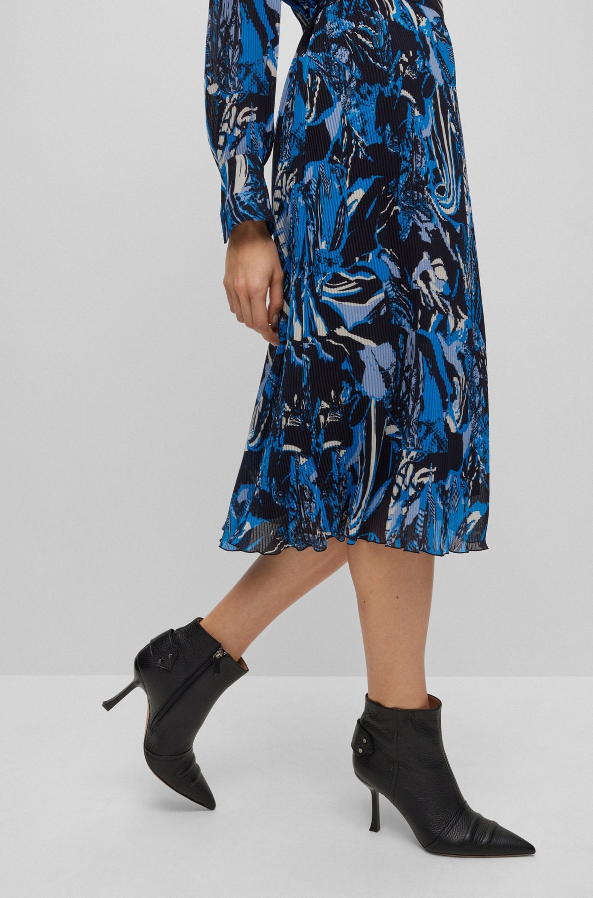 SEASONAL-PRINT DRESS WITH BELT AND V NECKLINE - 6