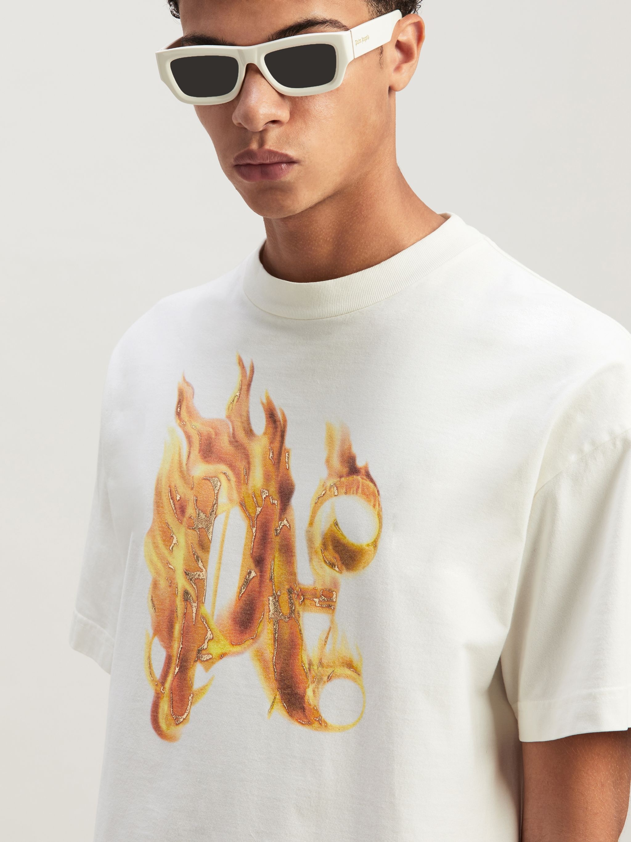 Palm Angels  BURNING MONOGRAM ロゴ Tシャツ Palm Angels Burning monogram-print T-shirt | Black | FARFETCH