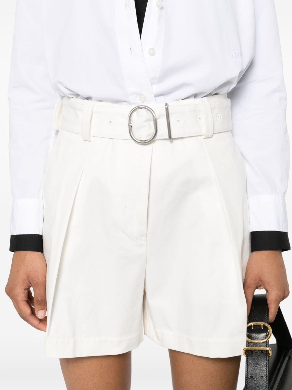 pleat-detail belted cotton shorts - 5